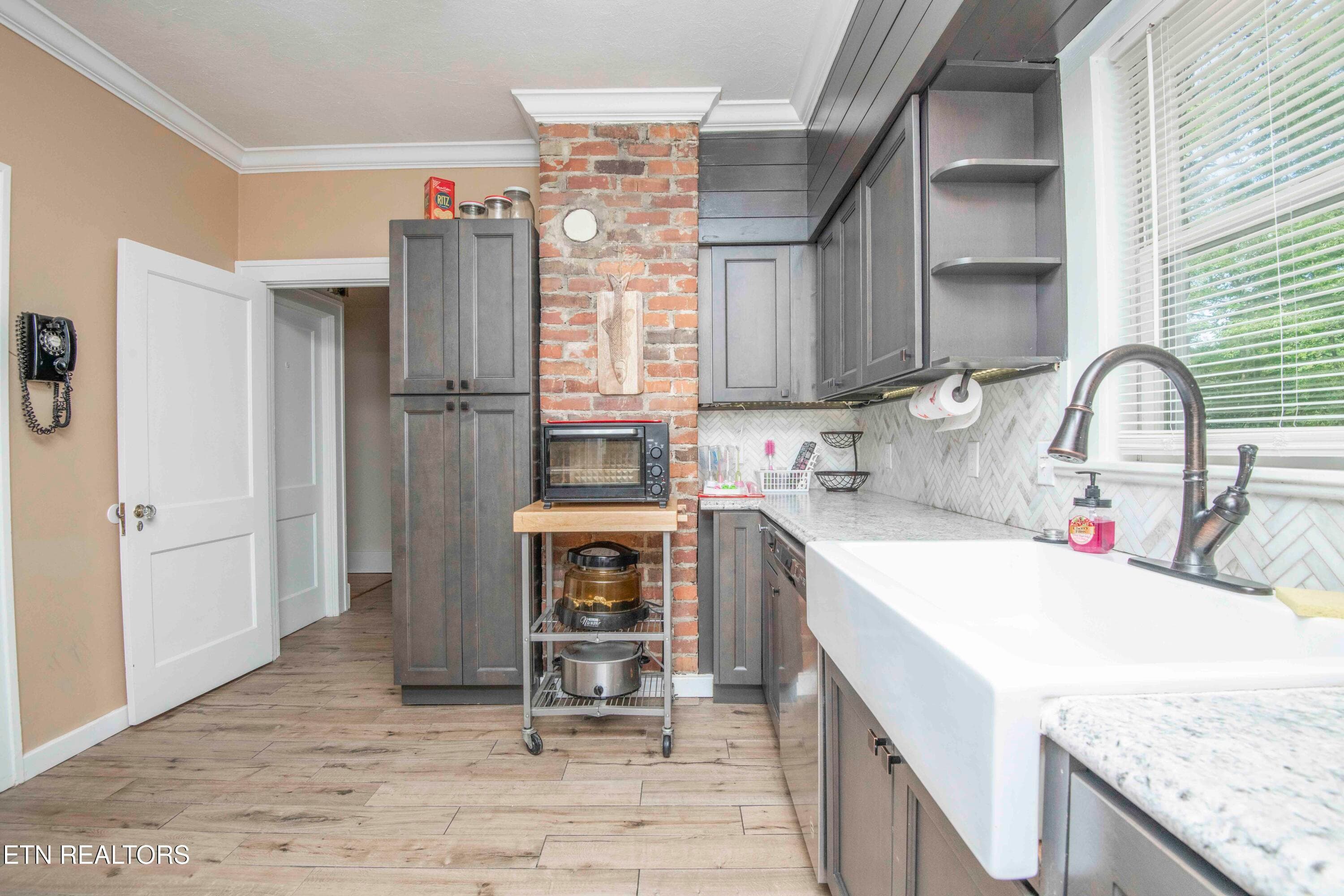 kitchen 3_1 - 17761 Alberta St, Oneida, TN 37841