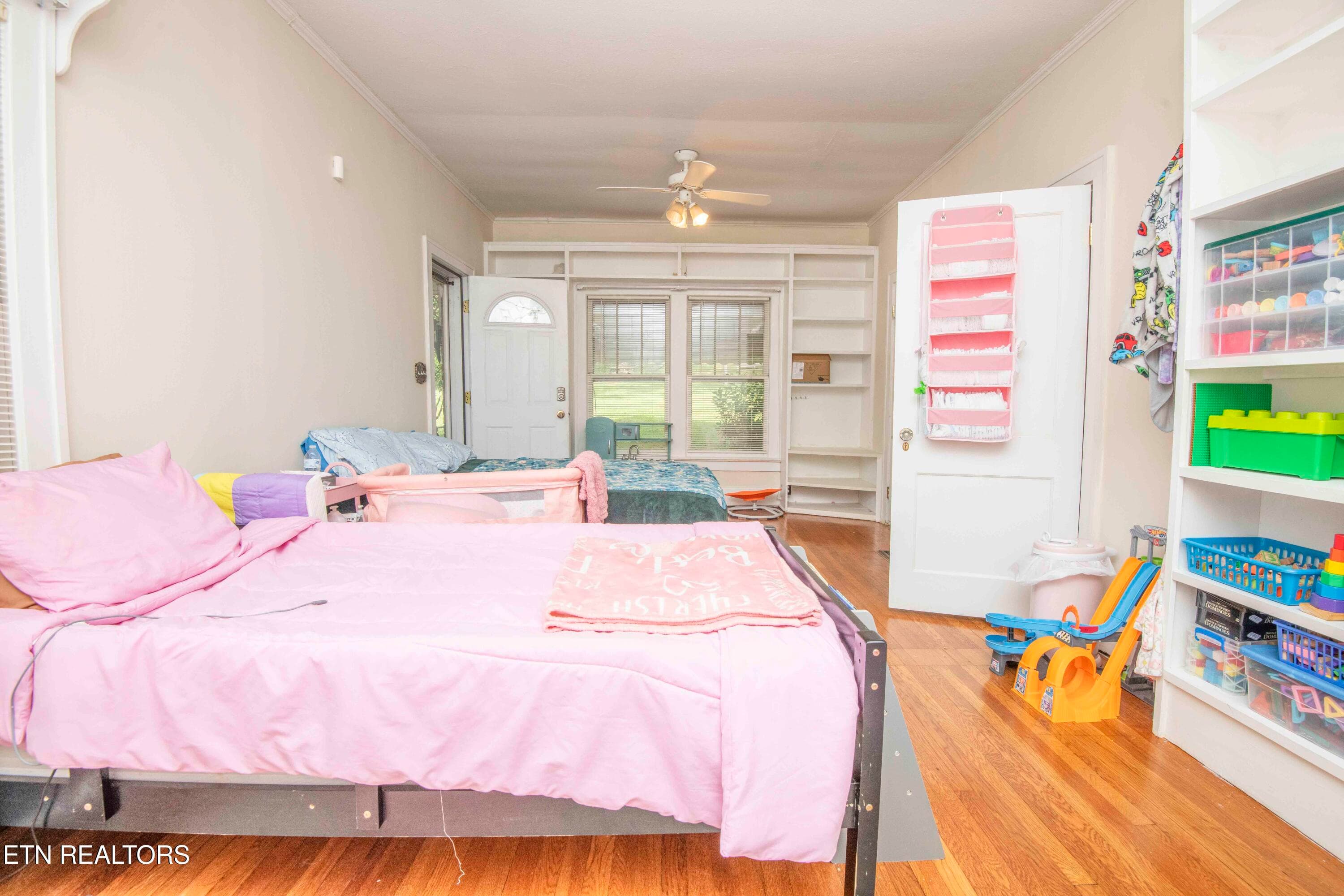 bed 1_1 - 17761 Alberta St, Oneida, TN 37841