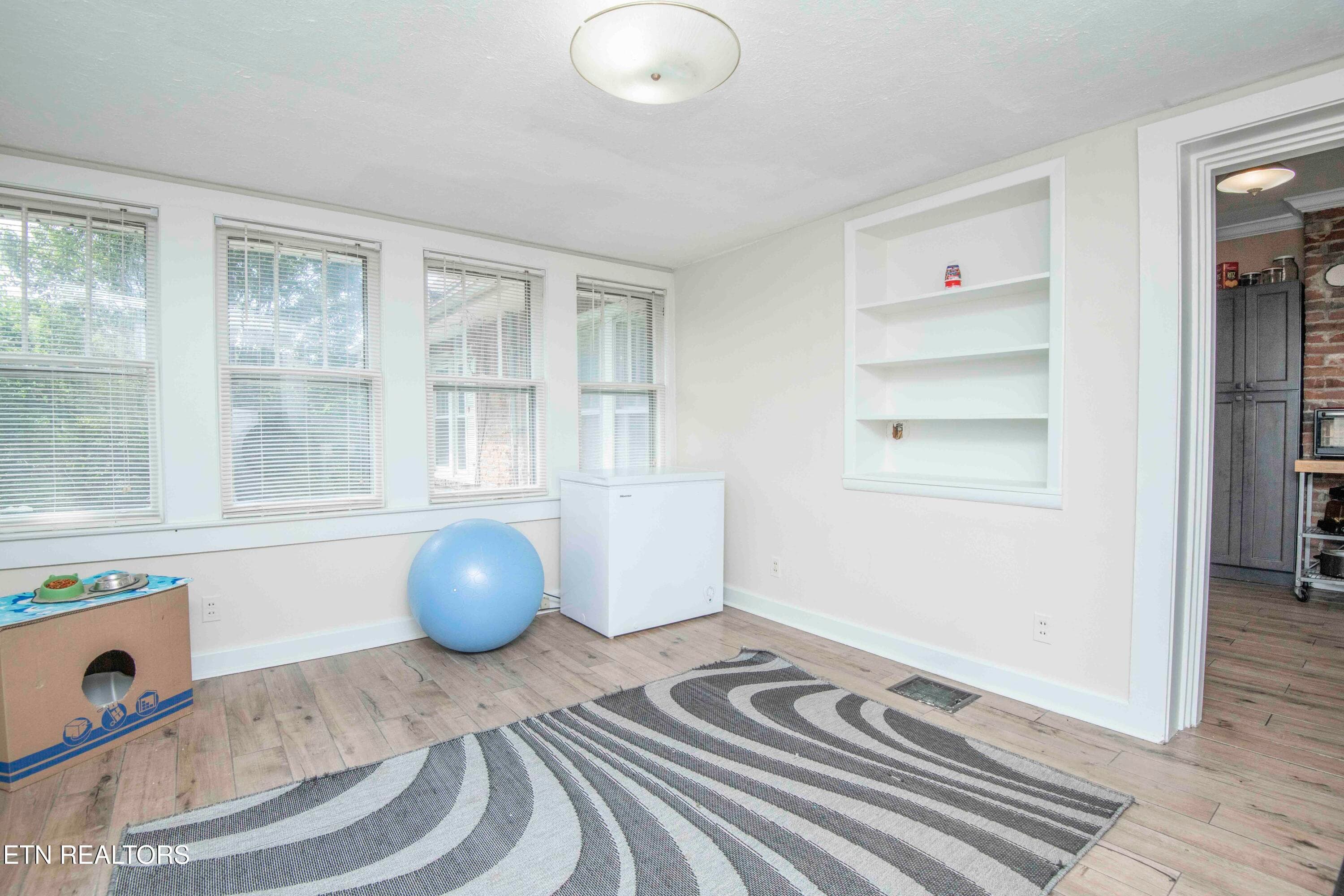sunroom_1 - 17761 Alberta St, Oneida, TN 37841
