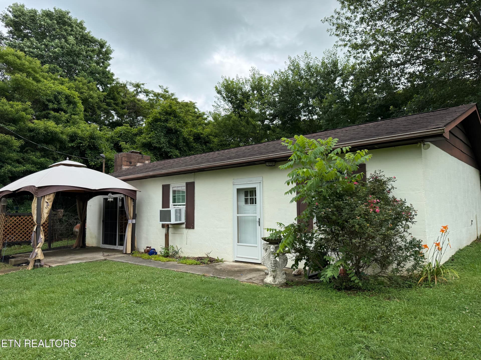 IMG_5327 - 4544 N Wildwood Rd, Maryville, TN 37804