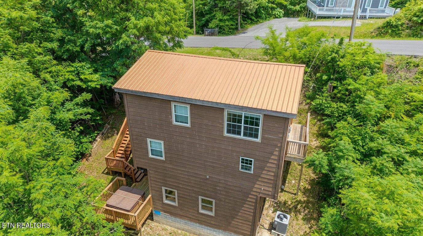 625 Pinecrest Drive, Gatlinburg, TN 37738