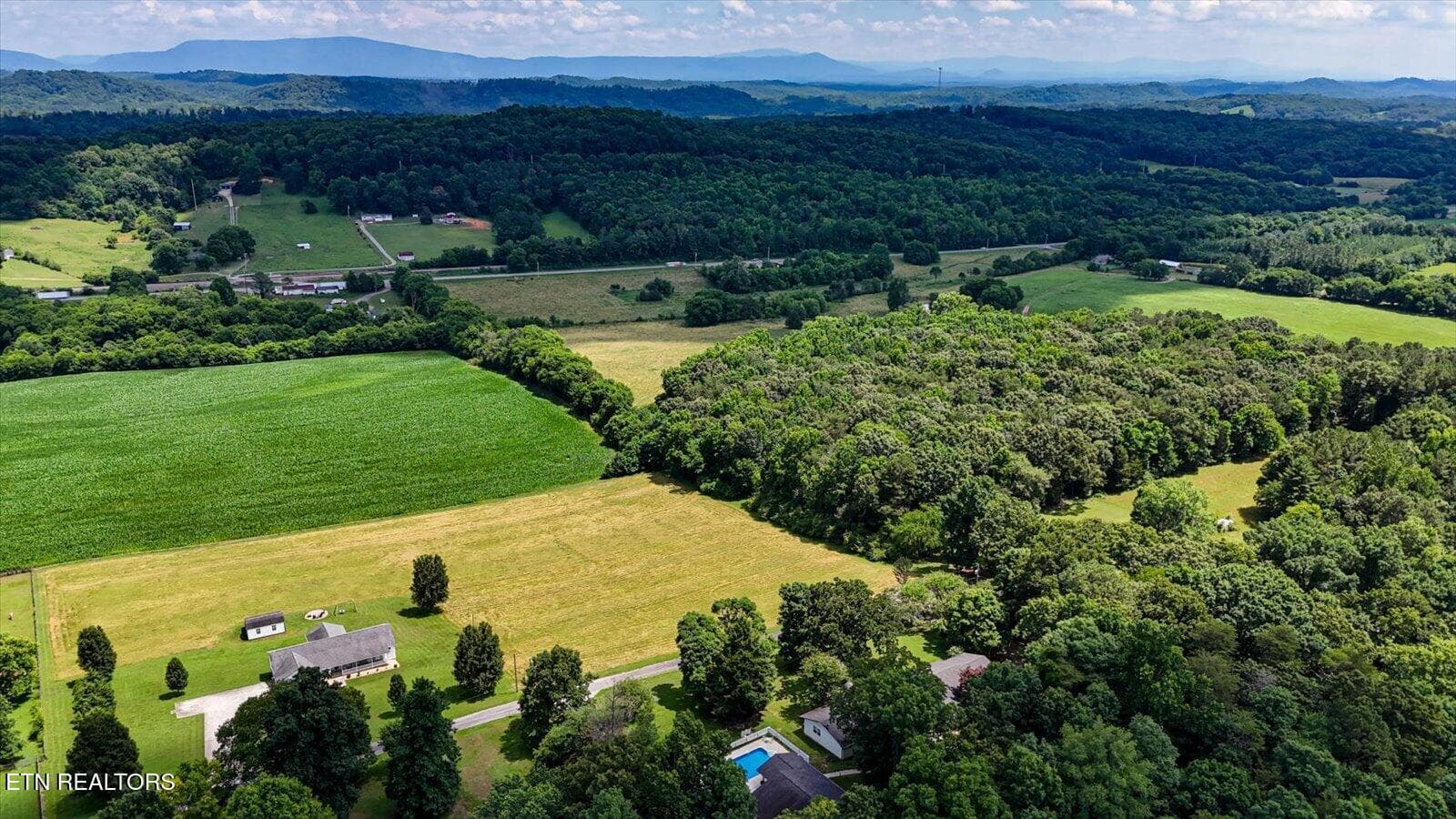 82-134 Co Rd 25-82 - 134 County Road 25, Riceville, TN 37370