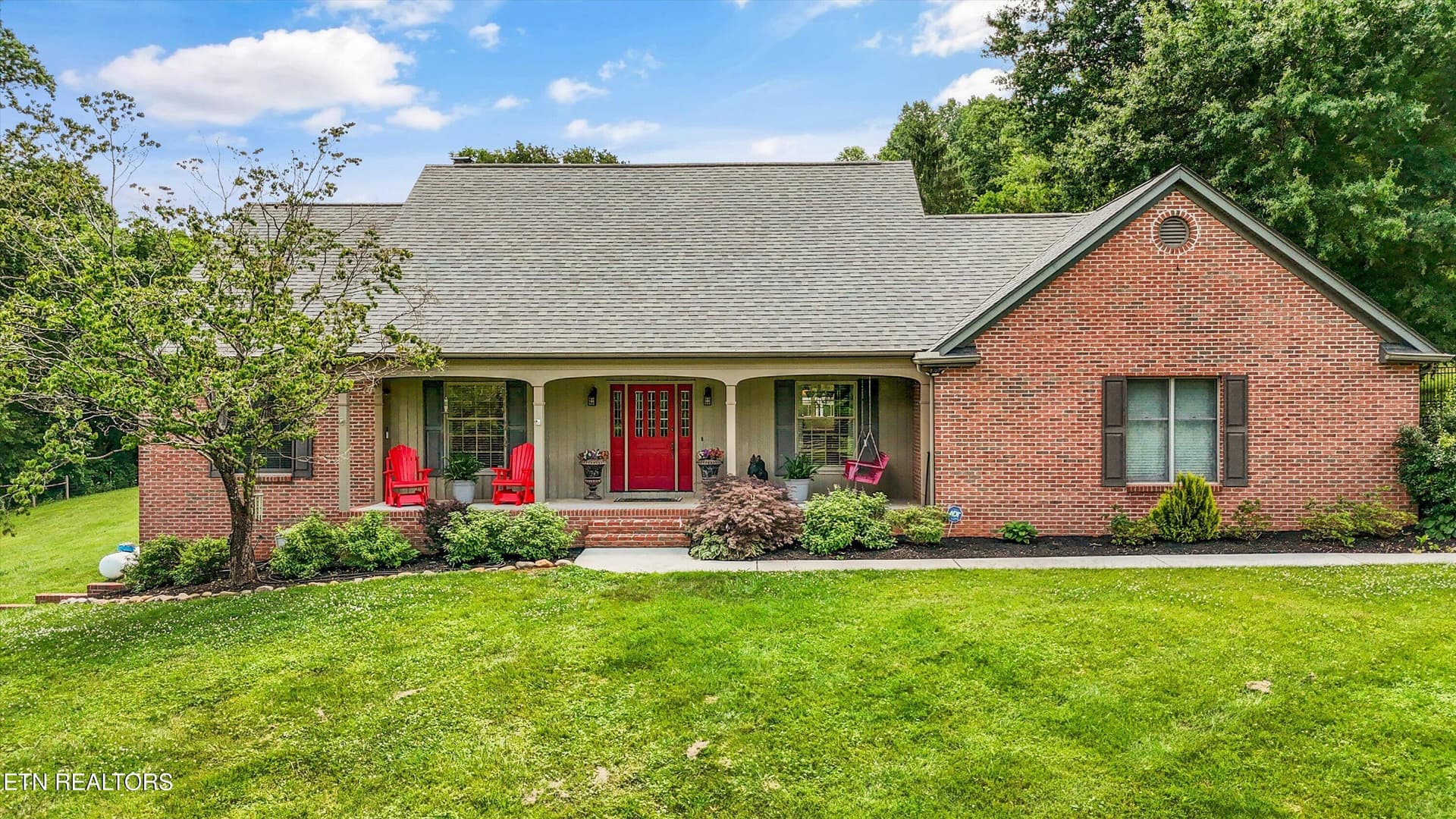 331 E Chestnut Hill Rd, Townsend, TN 37882