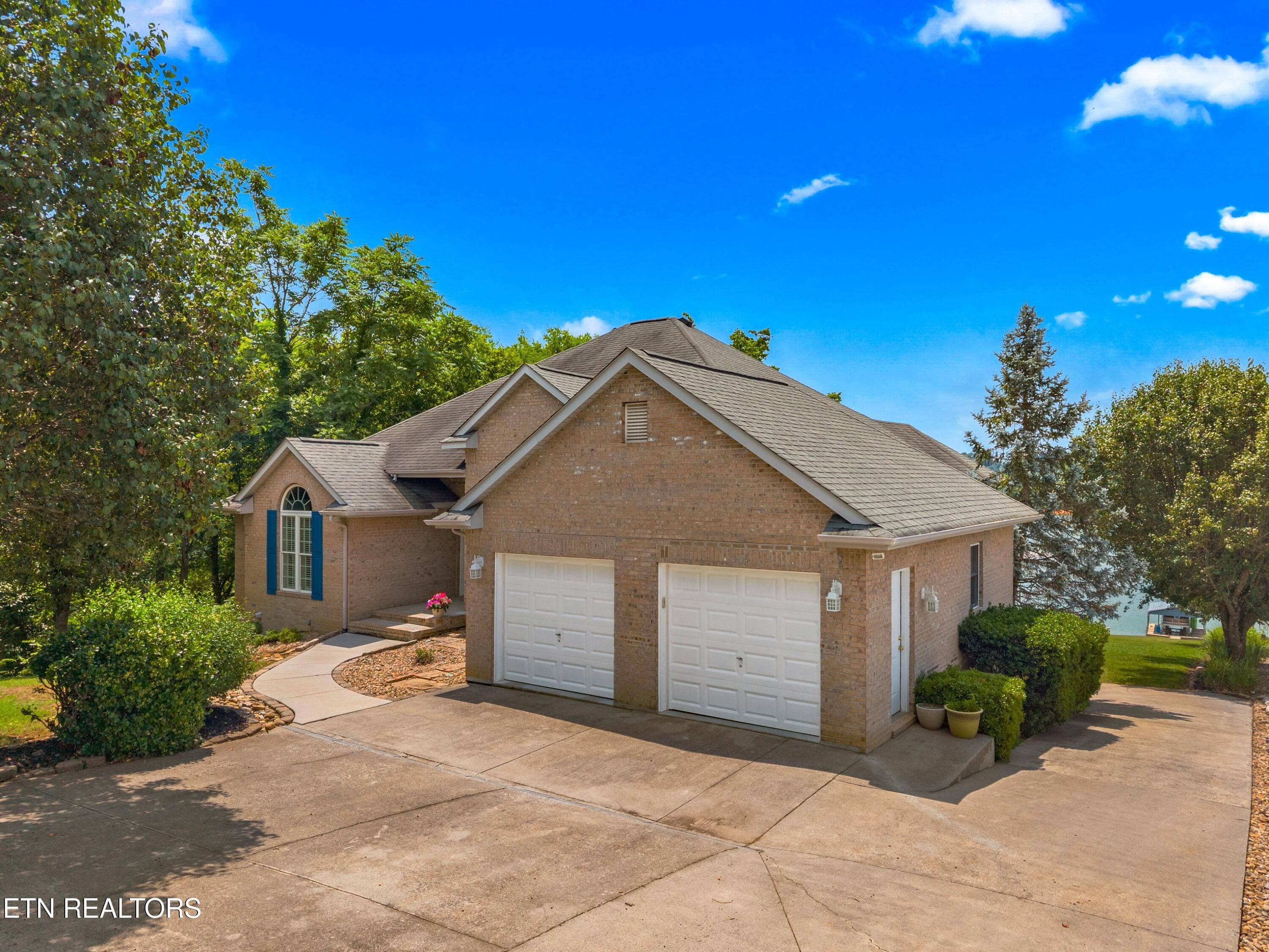 002-211MarinersLane-Dandridge-TN-37725-S - 211 Mariners Way, Dandridge, TN 37725, Dandridge