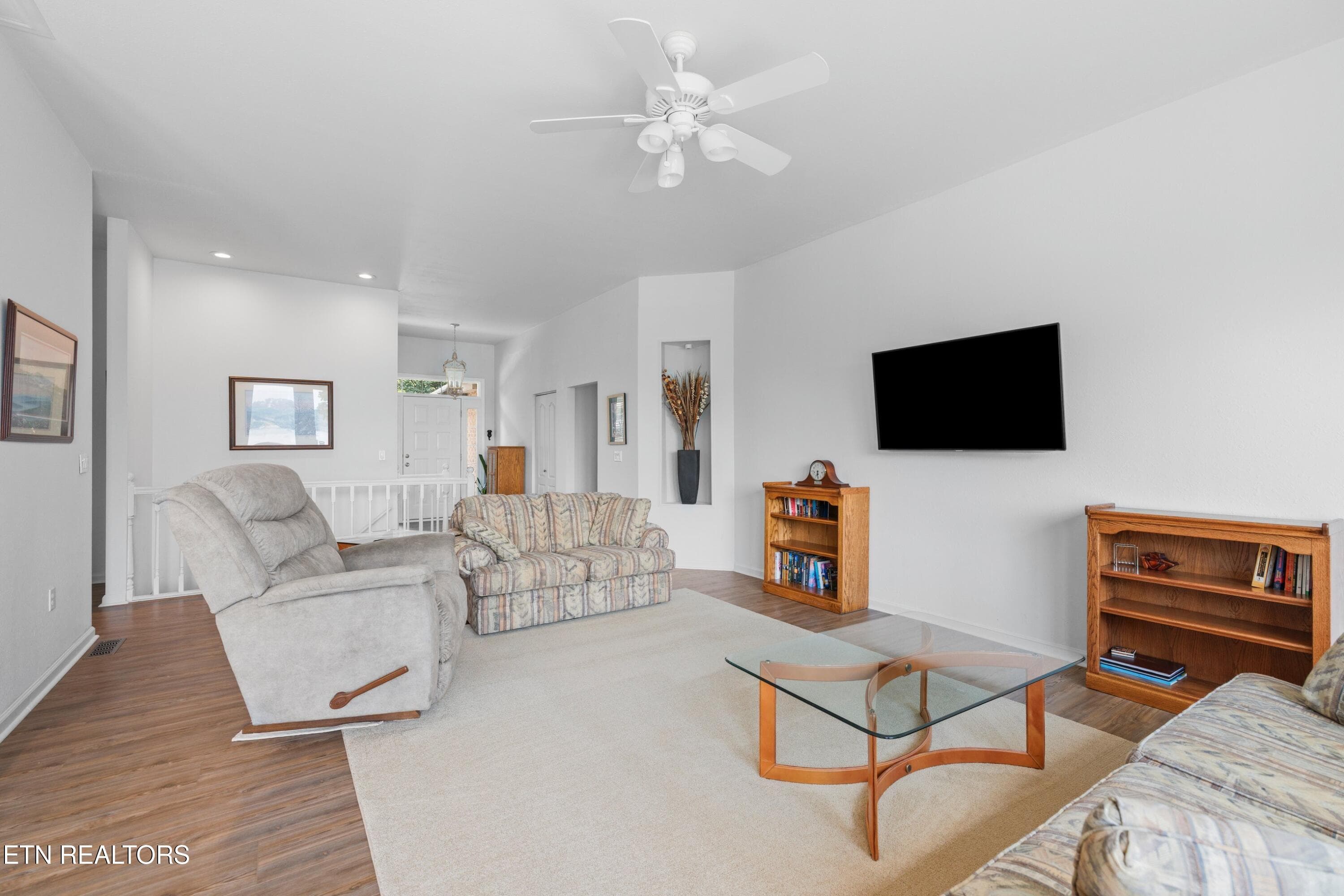 009-211MarinersLane-Dandridge-TN-37725-S - 211 Mariners Way, Dandridge, TN 37725, Dandridge