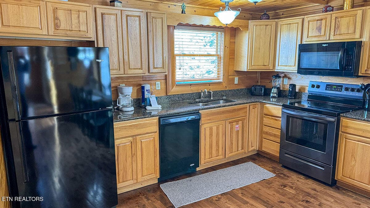 rental-cabin-09 - 1352 Timberwolf Way, Sevierville, TN 37876