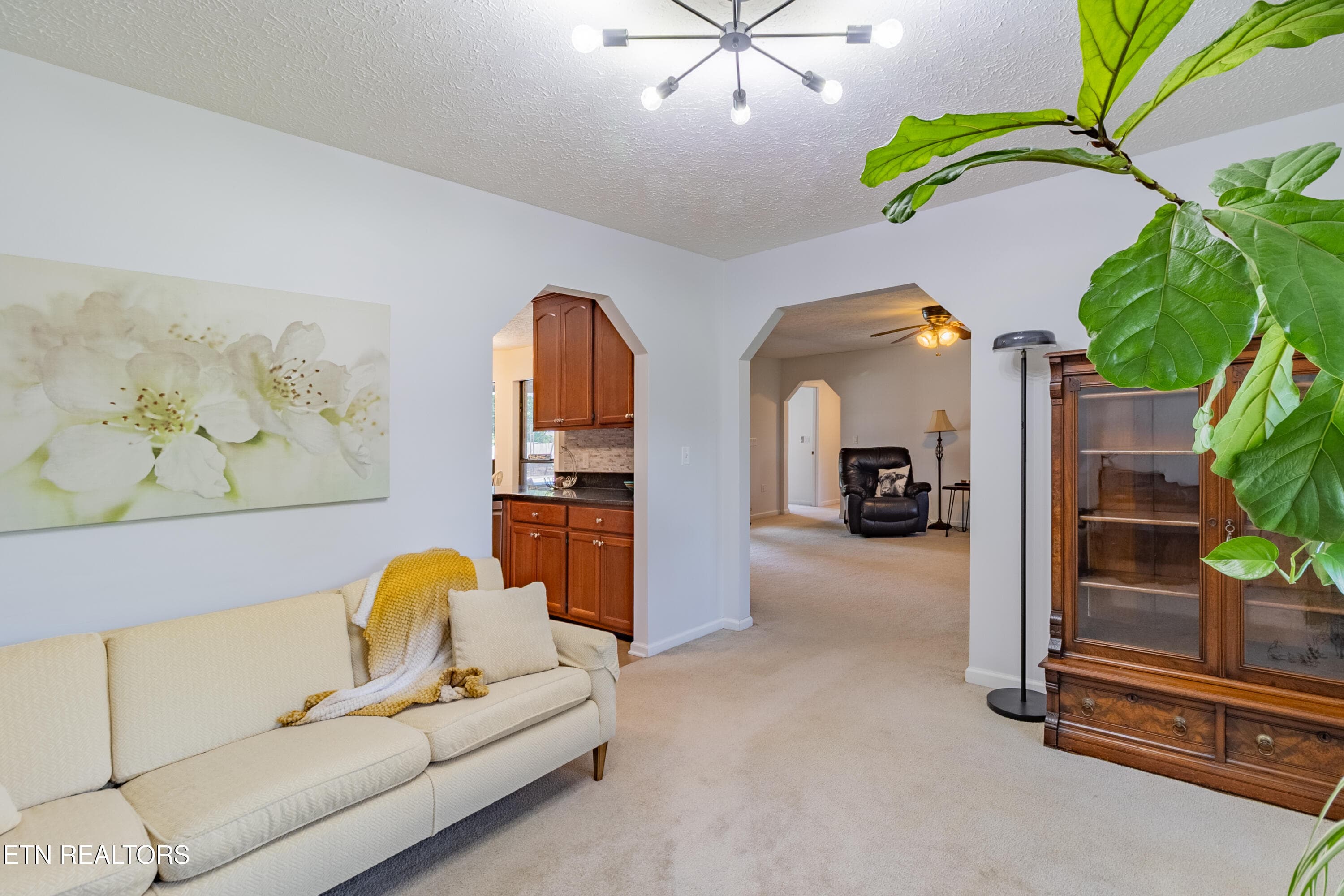 Dinning - 1525 Double D Drive, Sevierville, TN 37876
