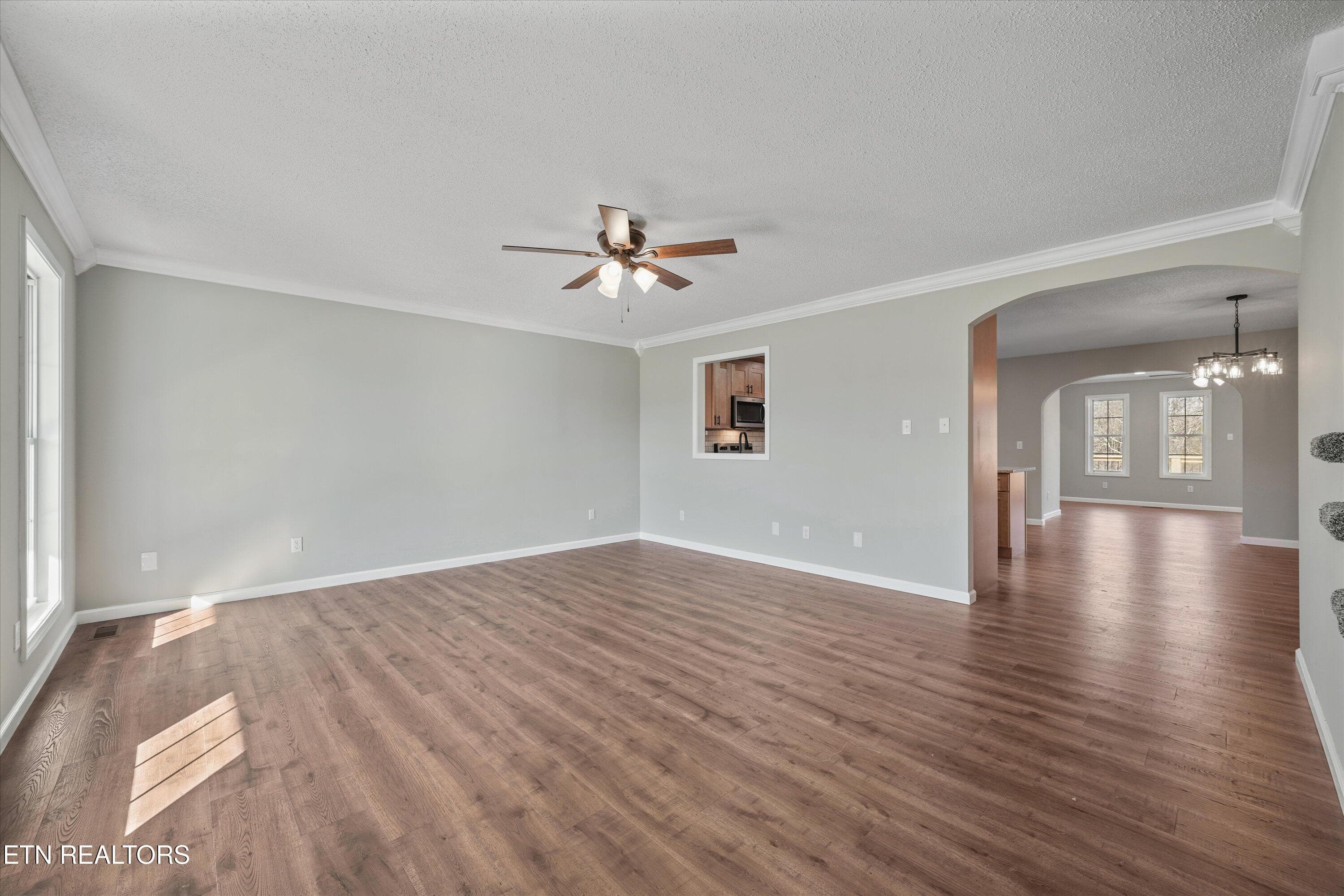 Den - 252 Perkins Lane, Jacksboro, TN 37757