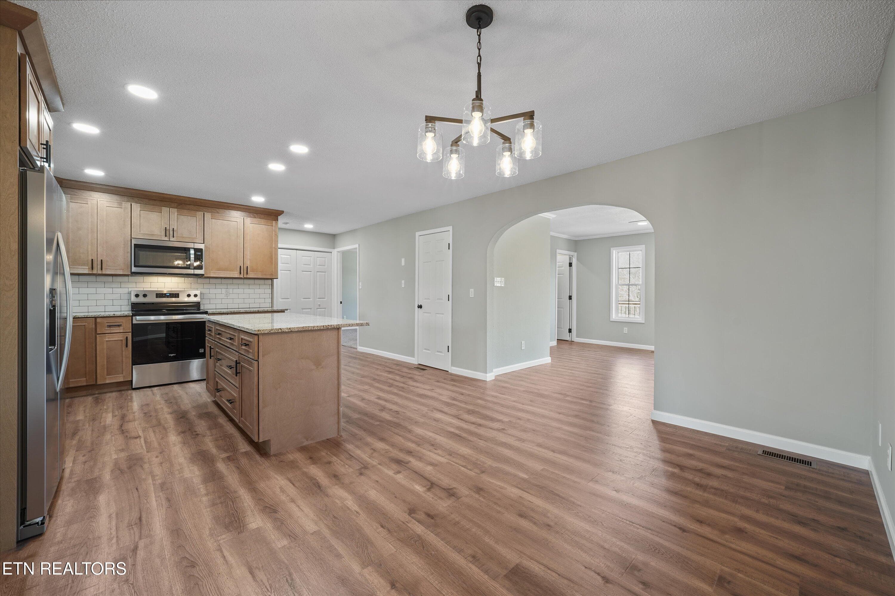 10-252 Perkins Ln 06 - 252 Perkins Lane, Jacksboro, TN 37757