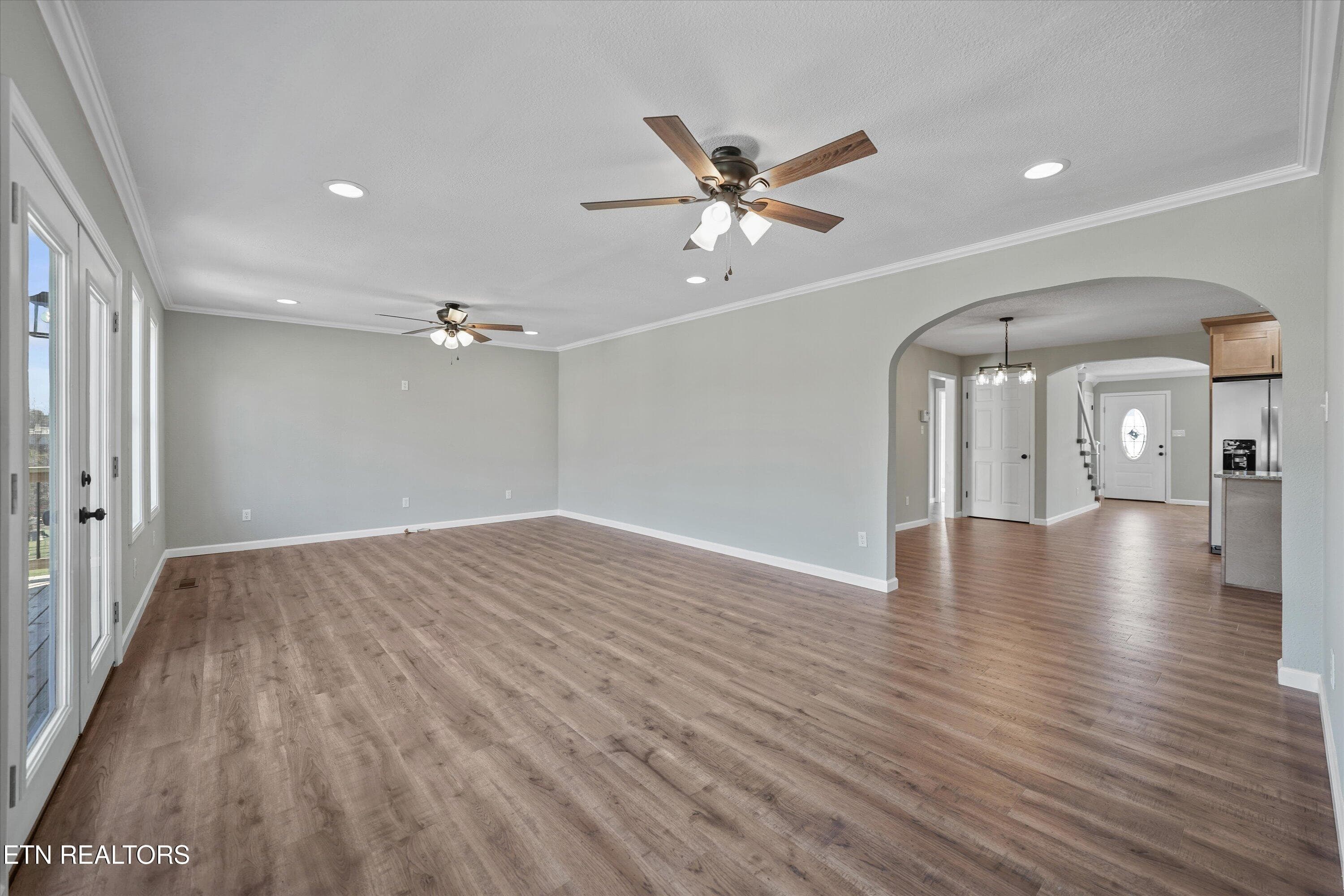 Den - 252 Perkins Lane, Jacksboro, TN 37757