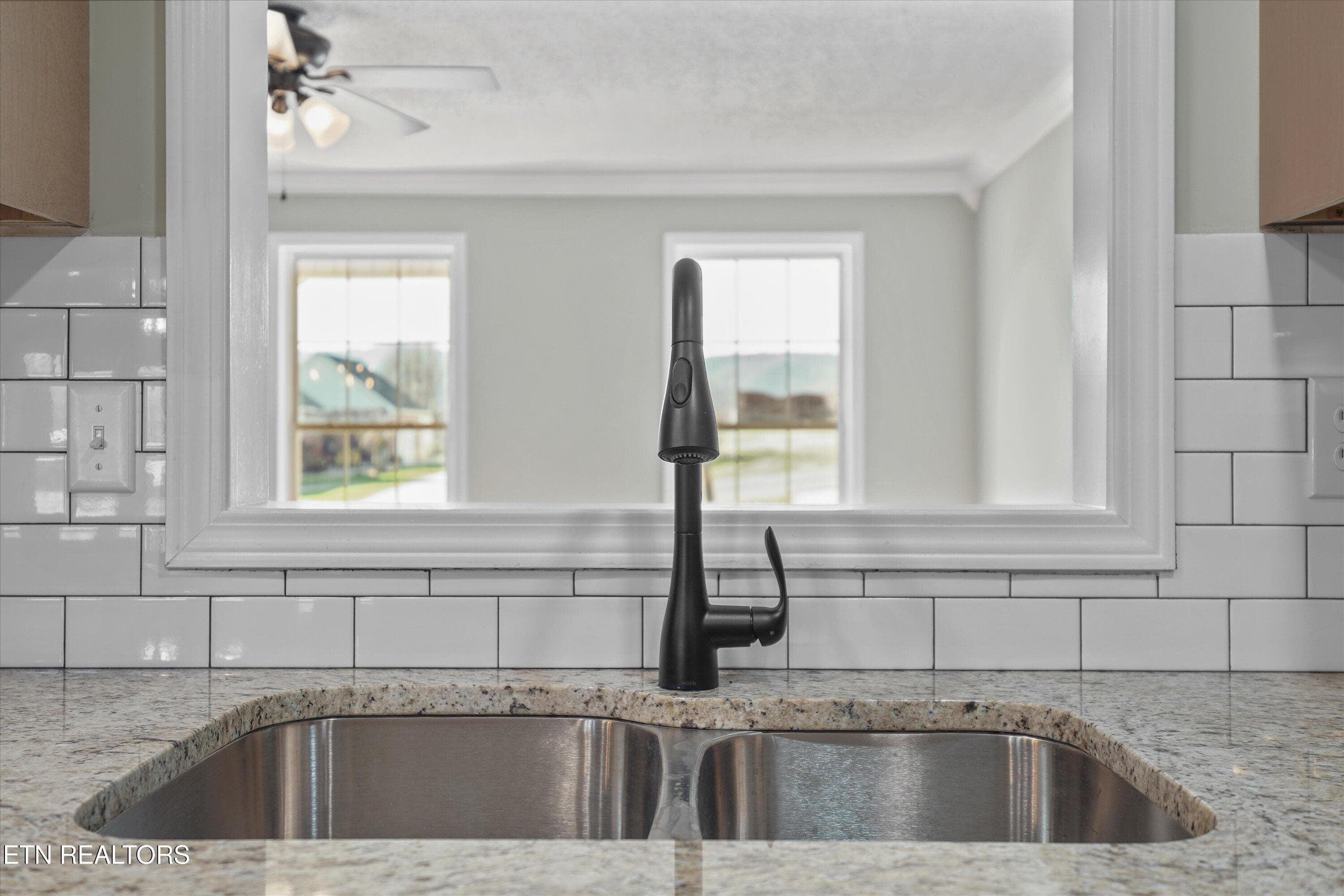 19-252 Perkins Ln 16 - 252 Perkins Lane, Jacksboro, TN 37757