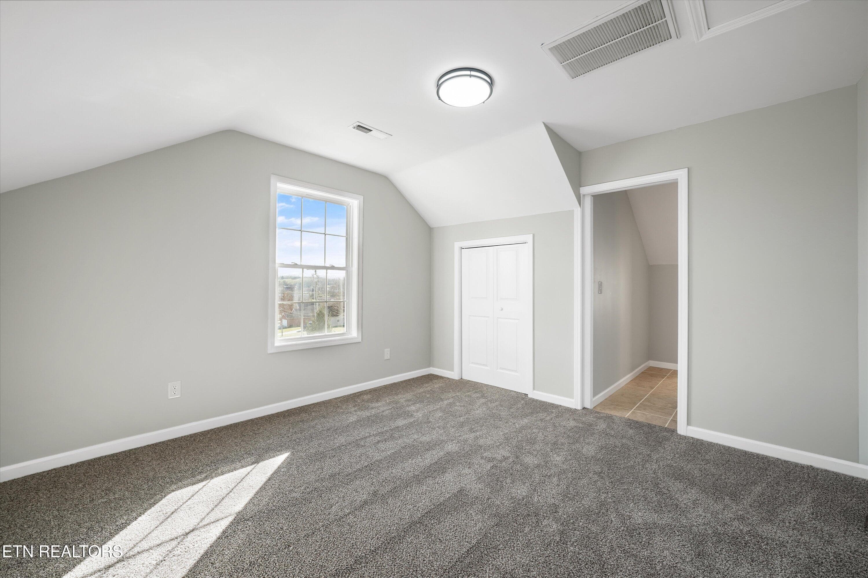 Upstairs - 252 Perkins Lane, Jacksboro, TN 37757