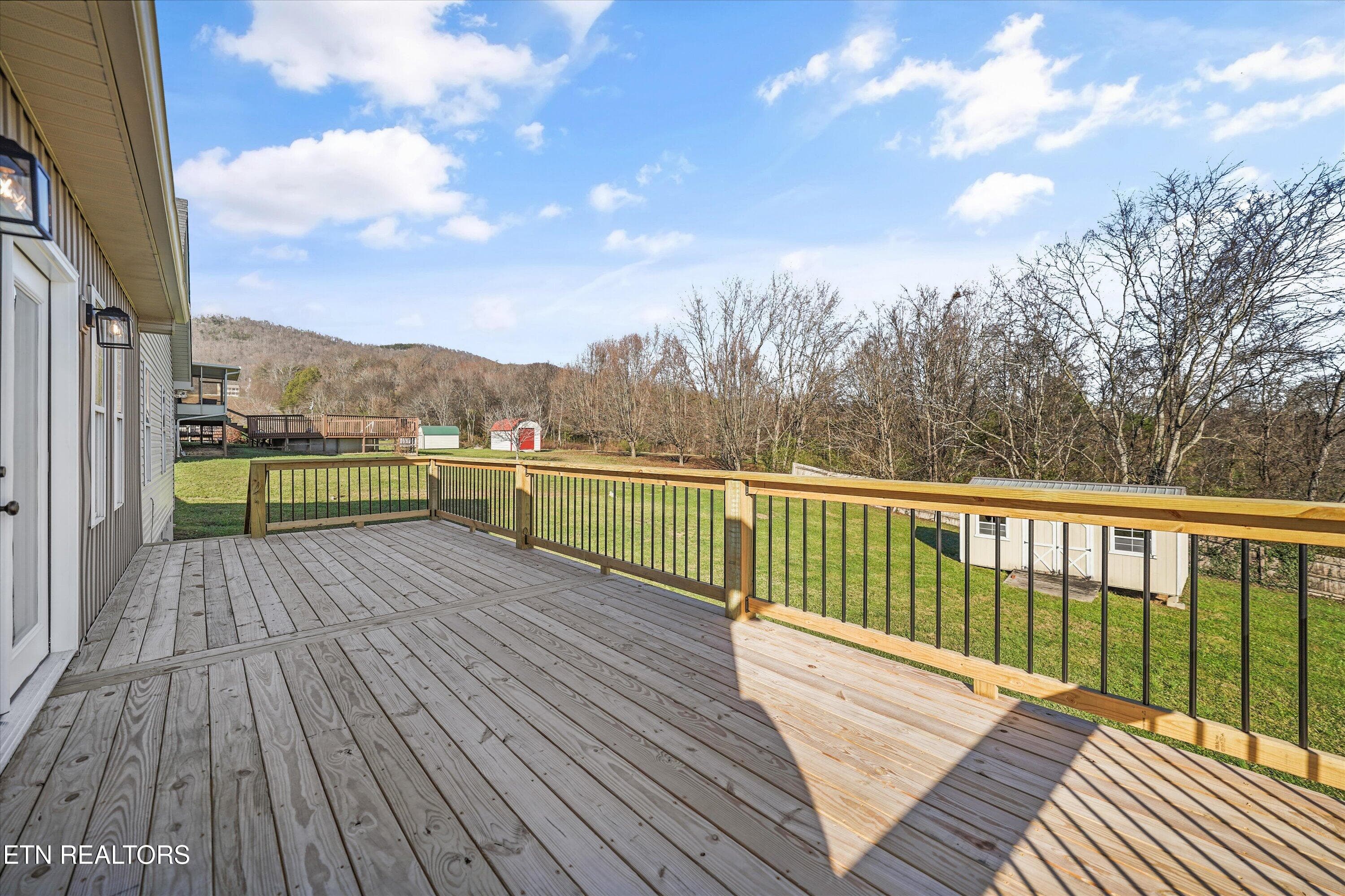 Back deck - 252 Perkins Lane, Jacksboro, TN 37757