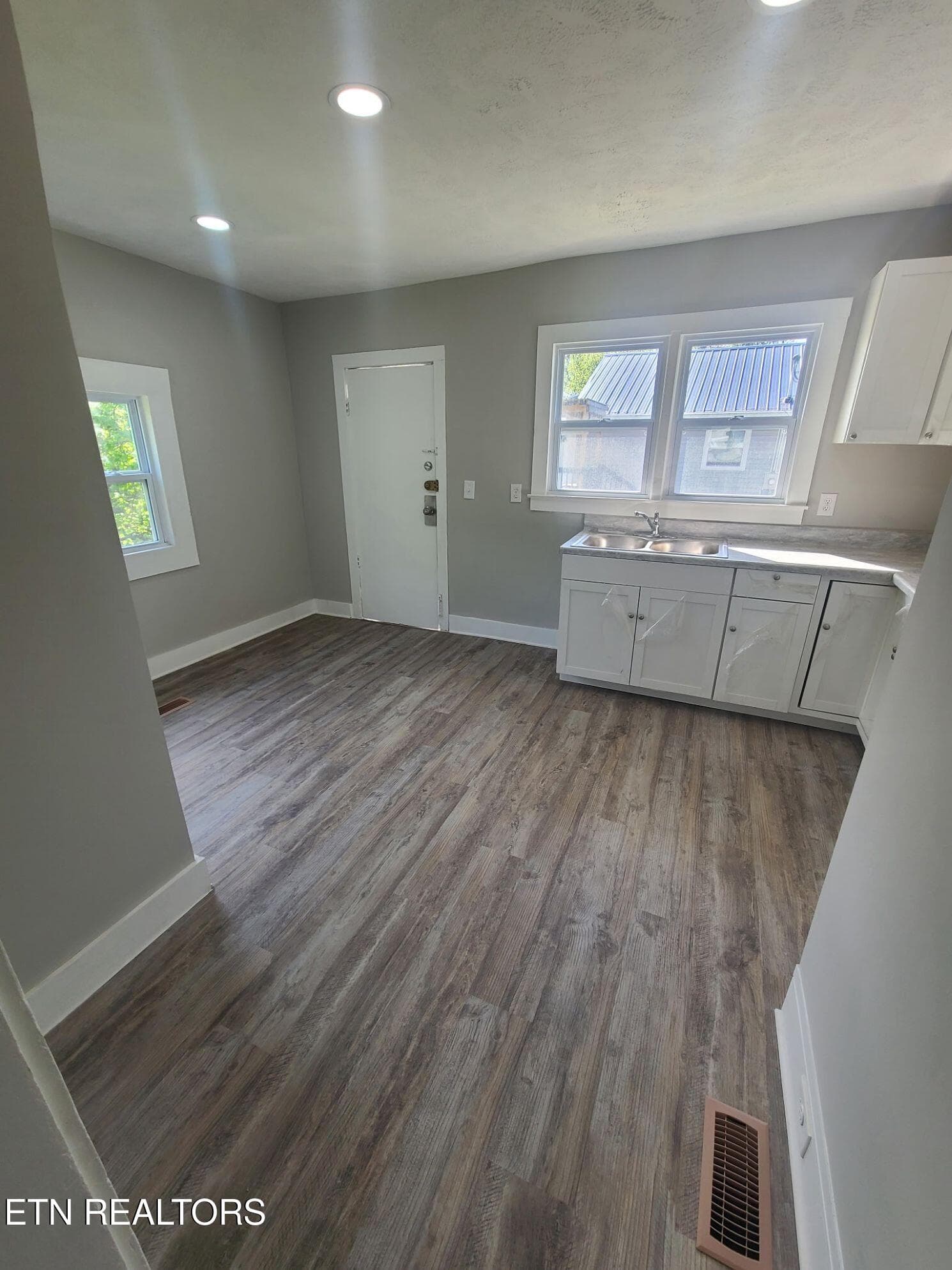 Kitchen View 1 - 124 Pickering St, Knoxville, TN 37914, Knoxville
