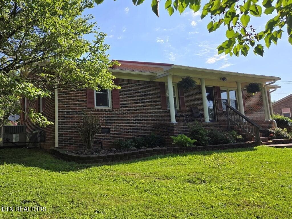 301 McQuade Circle, McMinnville, TN 37110