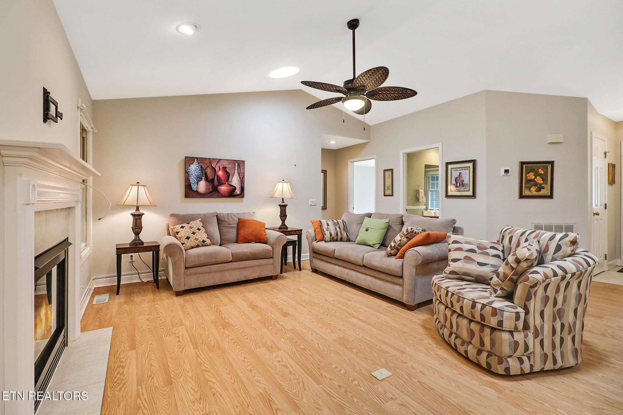 Living room - 182 Berkshire Loop, Fairfield Glade, TN 38558