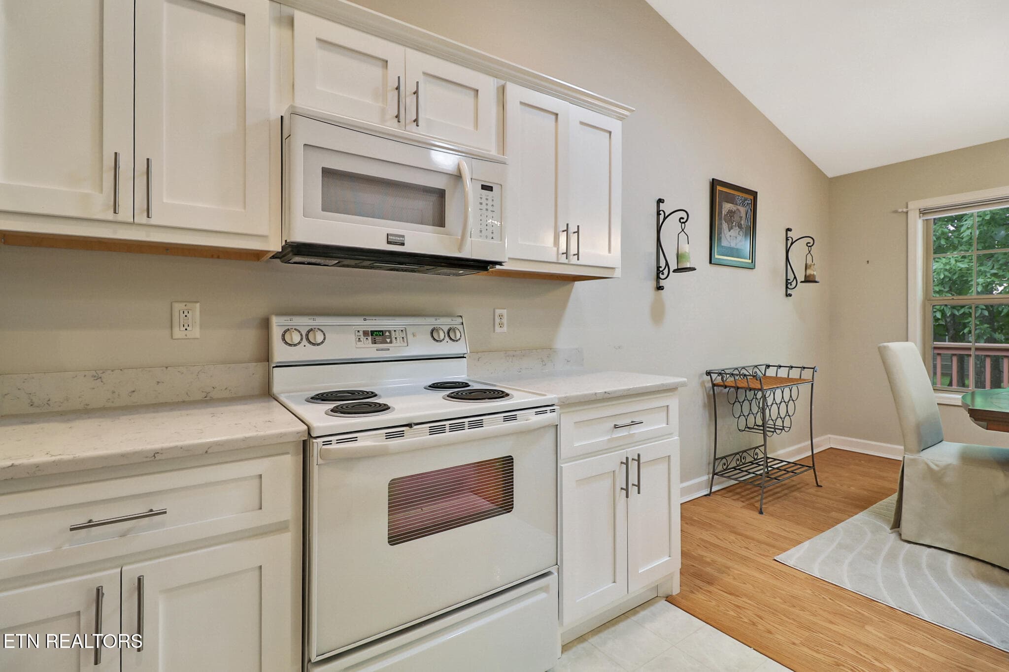 Kitchen - 182 Berkshire Loop, Fairfield Glade, TN 38558