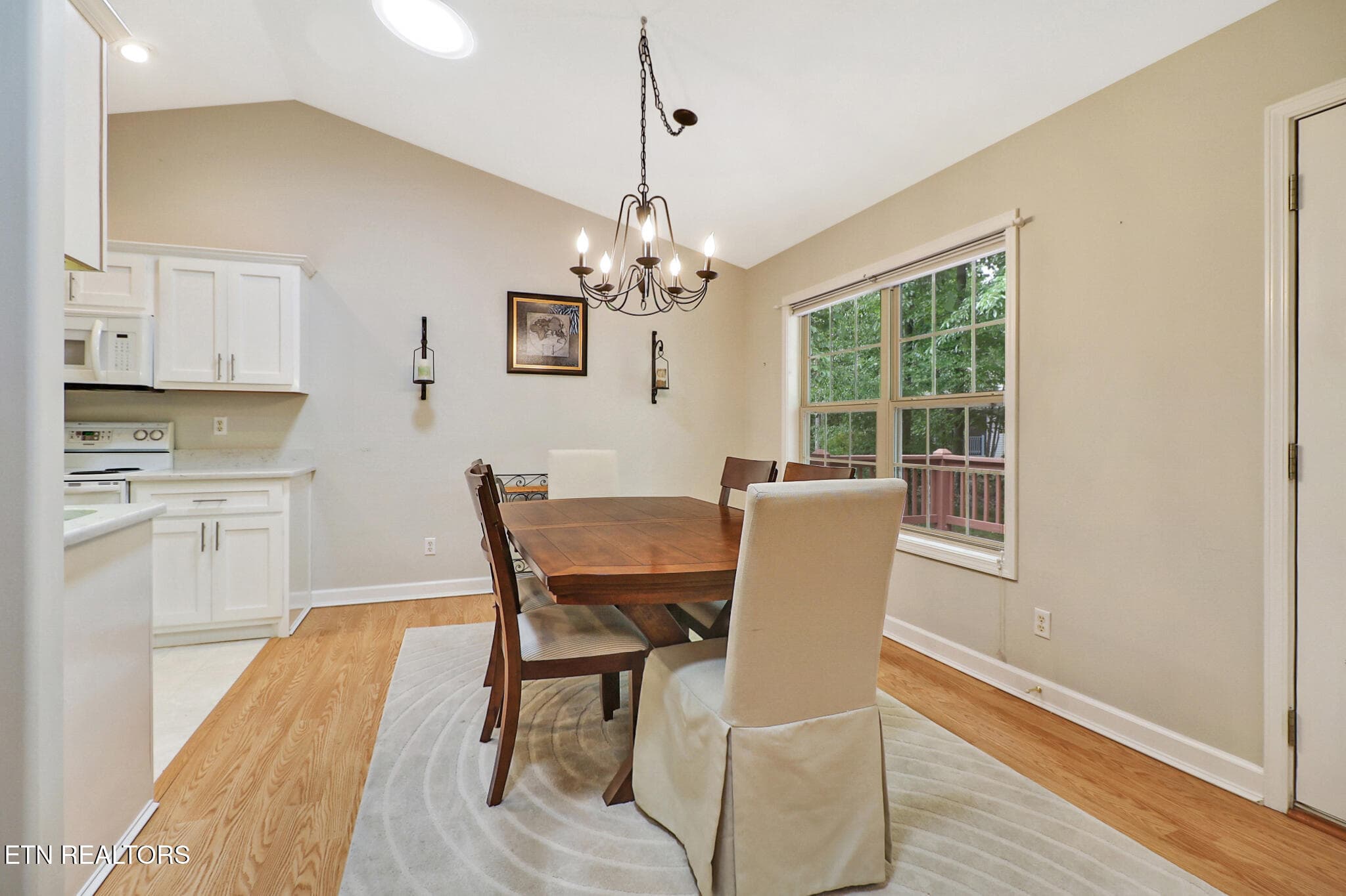 Dining area - 182 Berkshire Loop, Fairfield Glade, TN 38558