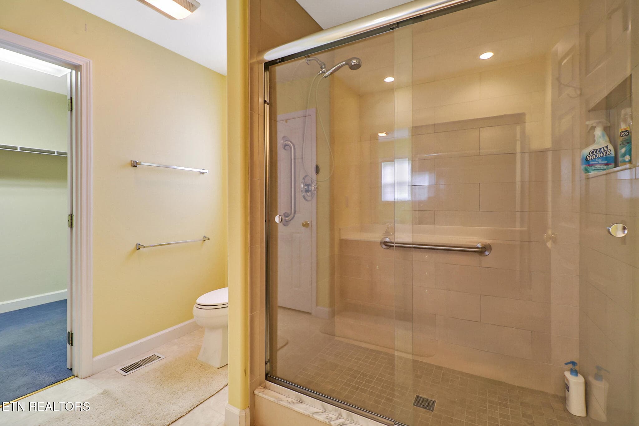 Master bath - 182 Berkshire Loop, Fairfield Glade, TN 38558