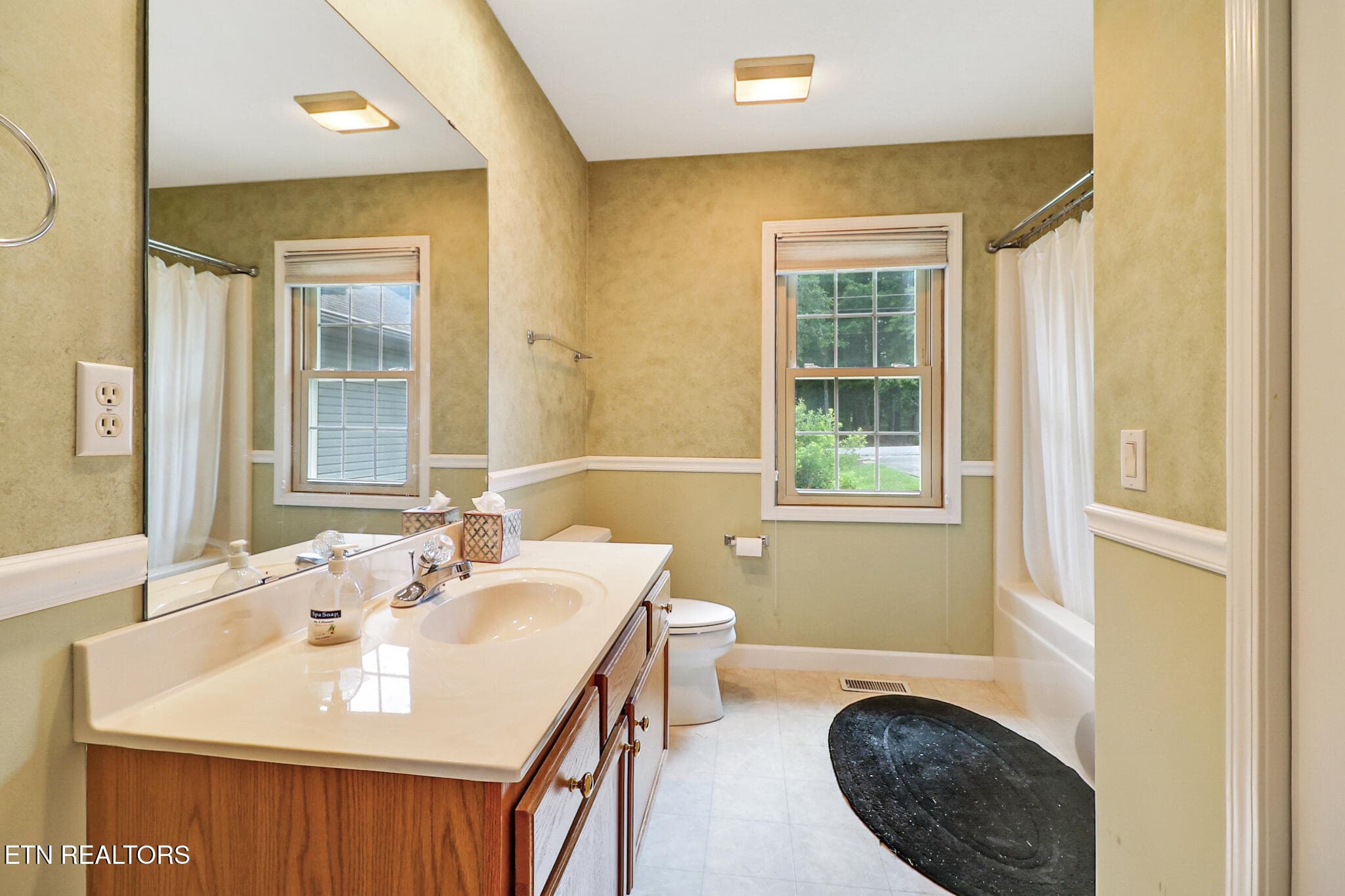 Guest bath - 182 Berkshire Loop, Fairfield Glade, TN 38558