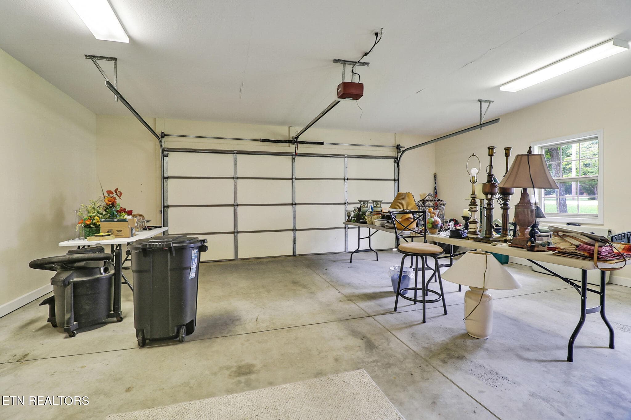 Garage - 182 Berkshire Loop, Fairfield Glade, TN 38558