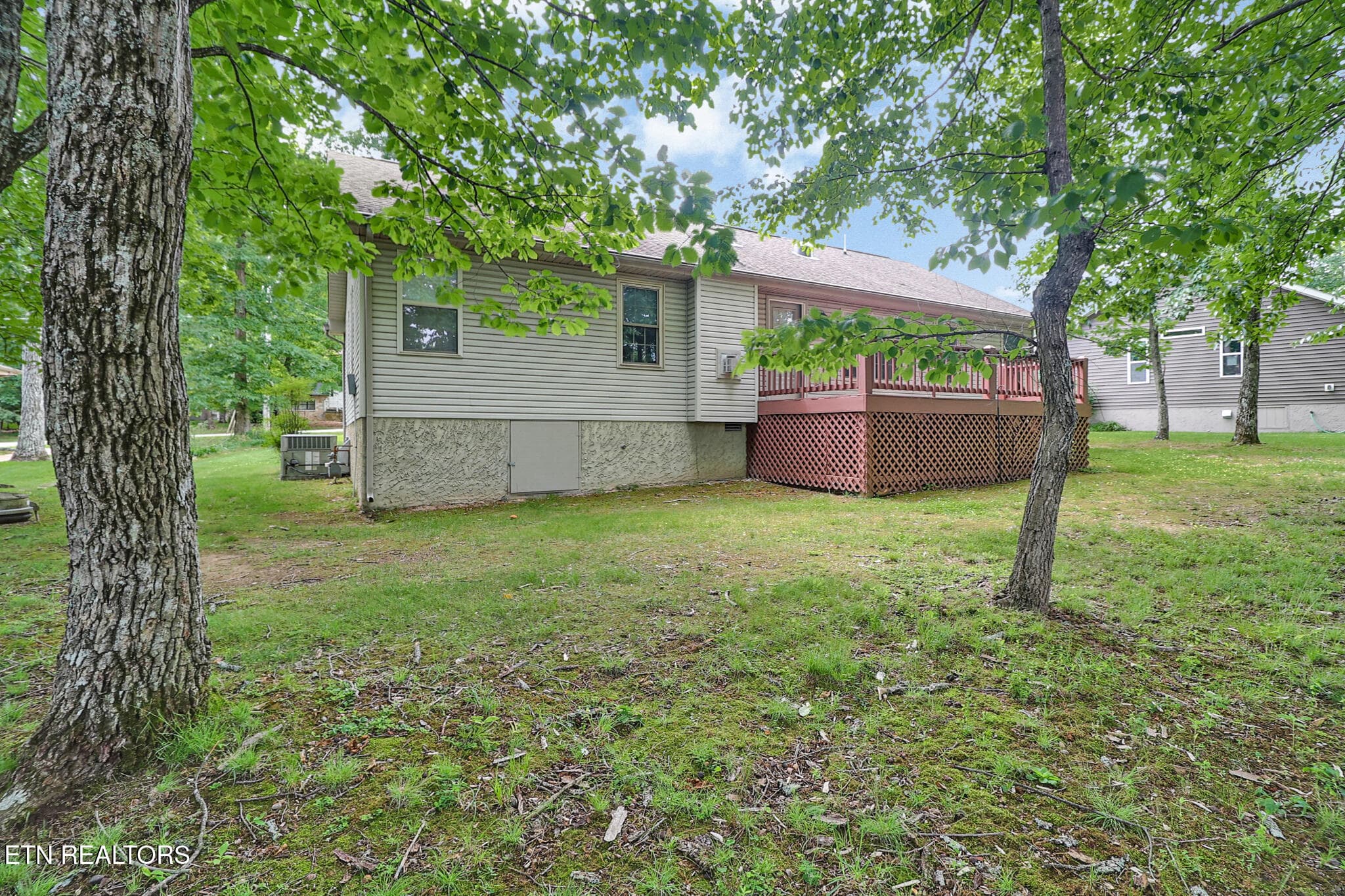 Back of home - 182 Berkshire Loop, Fairfield Glade, TN 38558