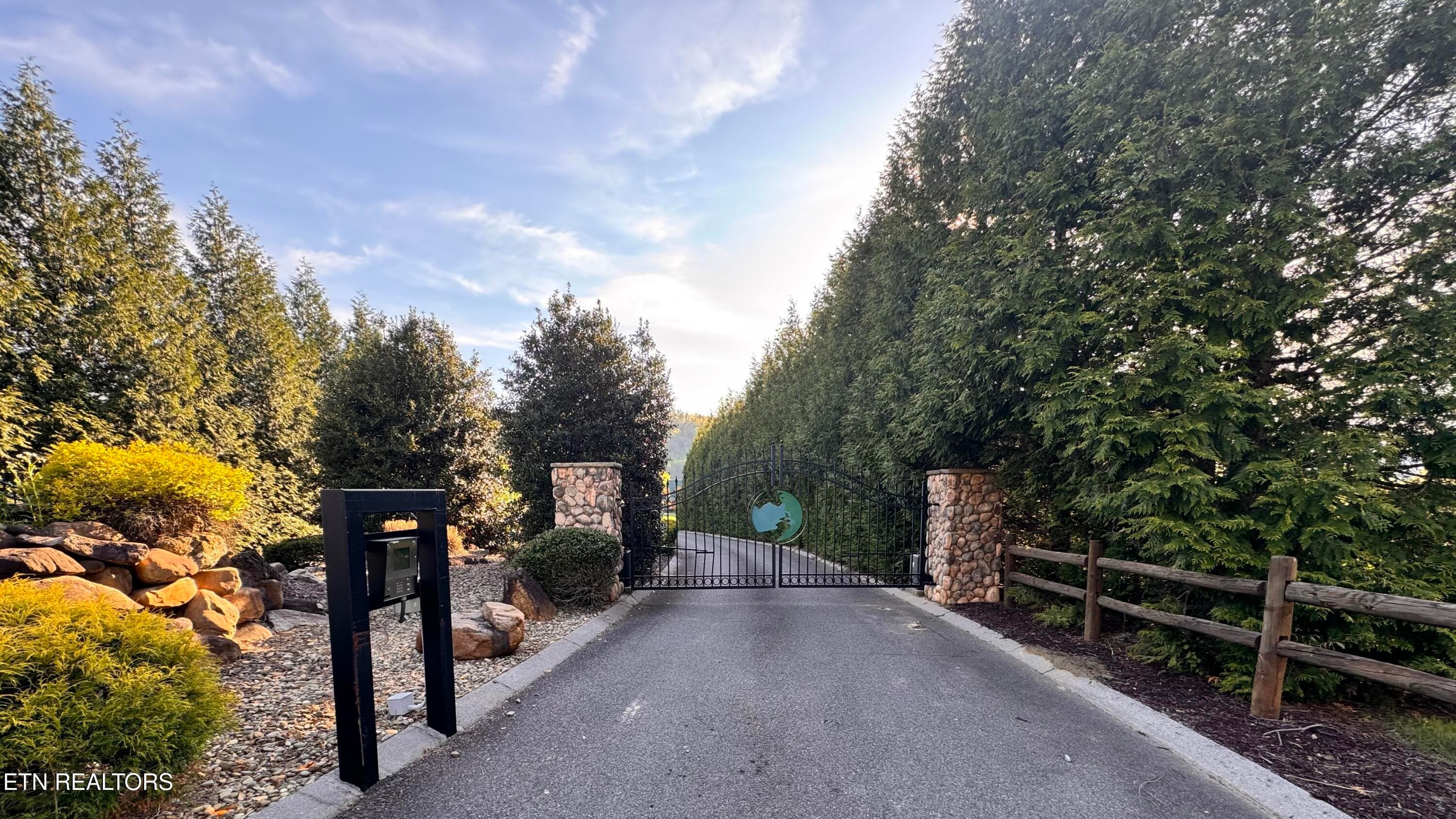 Rivercrest Gated Entrance2 - Lot 145 River Rapids Way, Del Rio, TN 37727