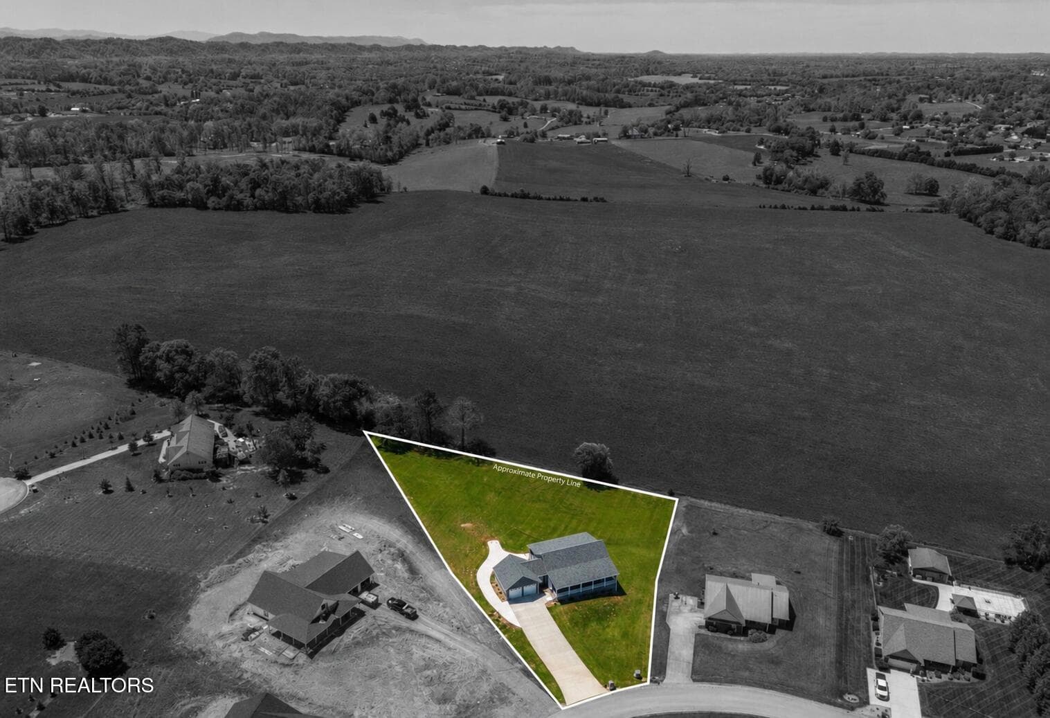 Over 1 acre - 158 Old Hickory Circle, Madisonville, TN 37354
