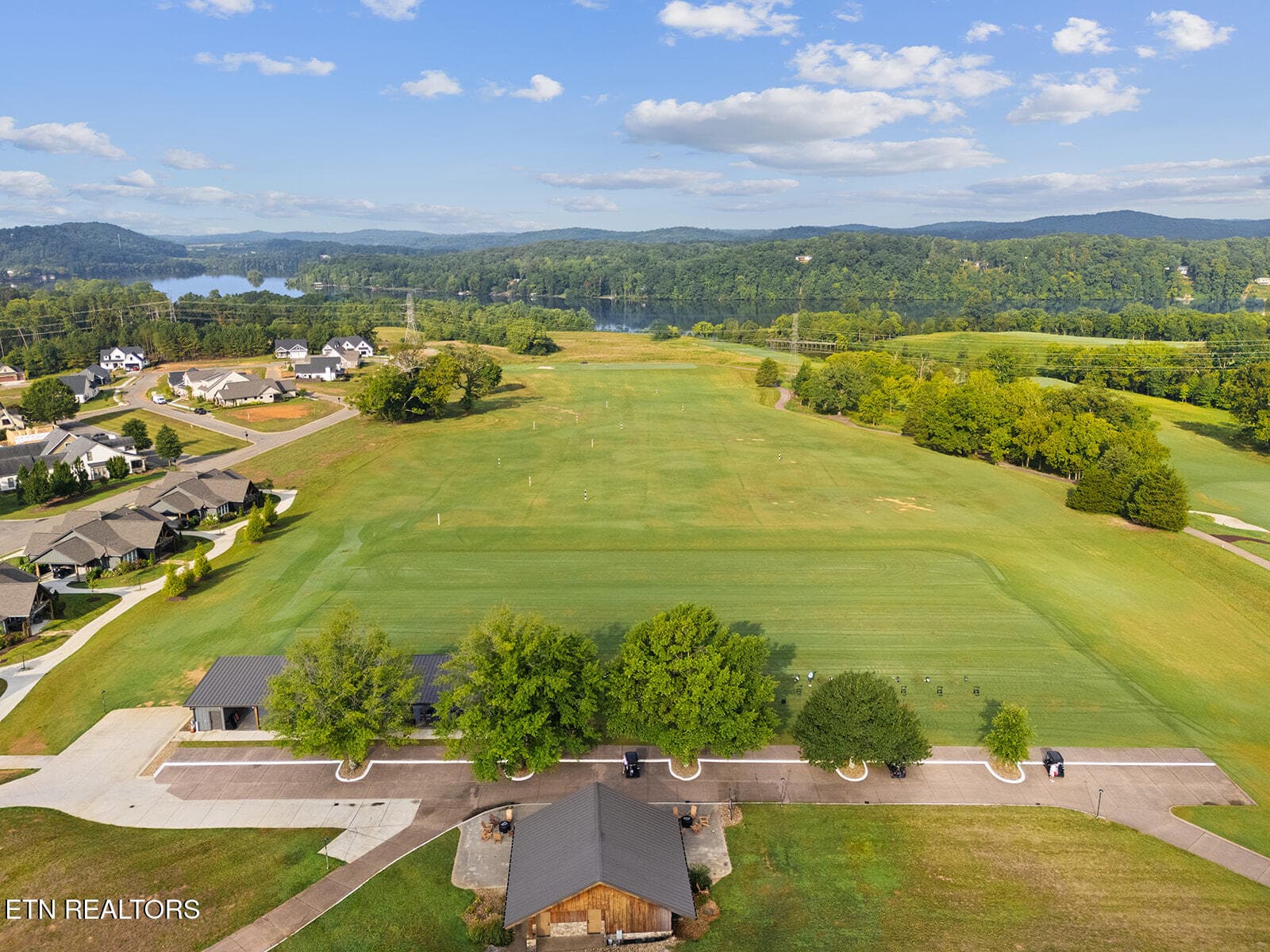 Range/Saloon - 903 Mockingbird Lane, Loudon, TN 37774