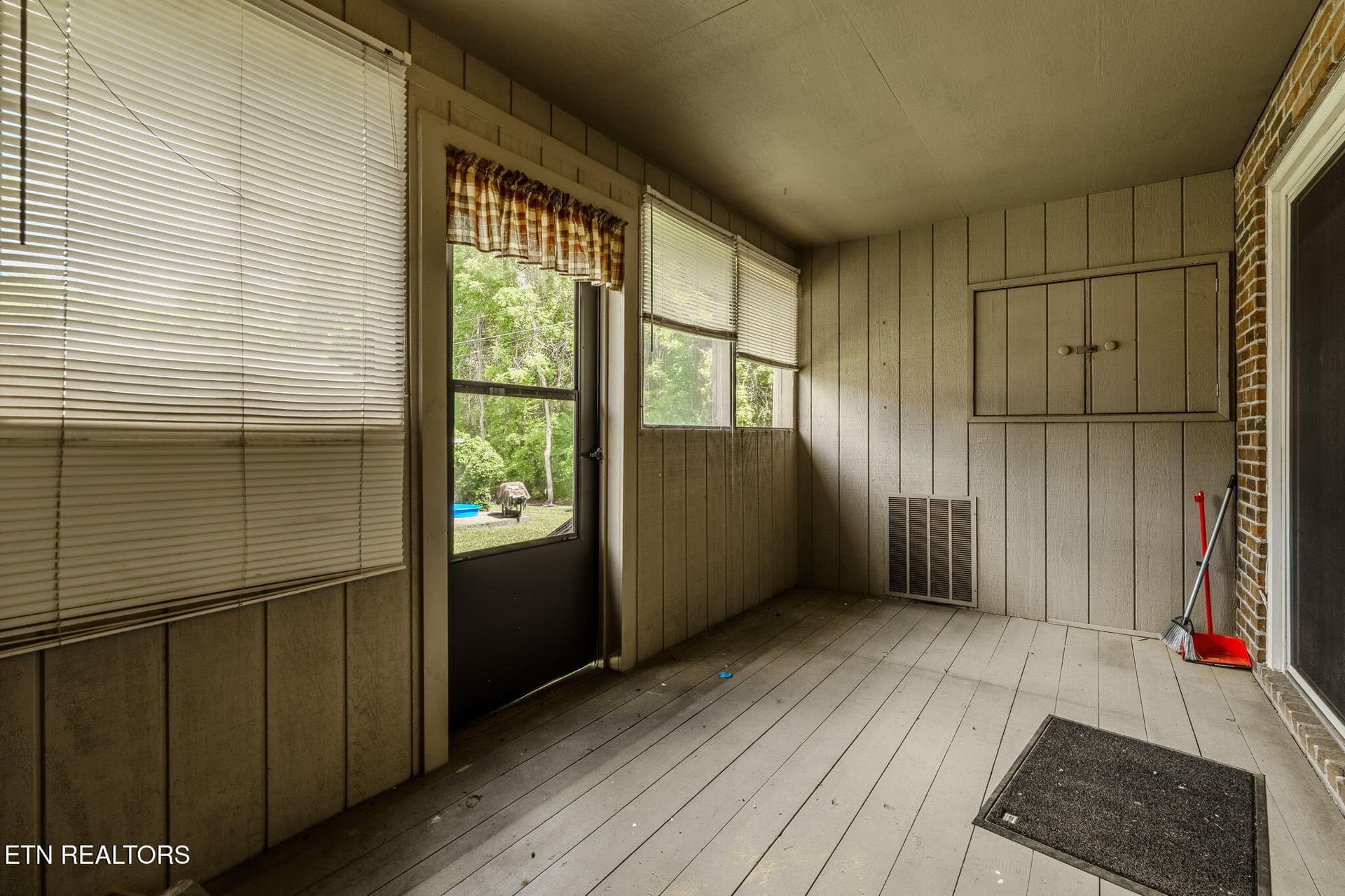 7-web-or-mls-_DSC3893-HDR - 405 Eastley Court #9, Kingsport, TN 37660
