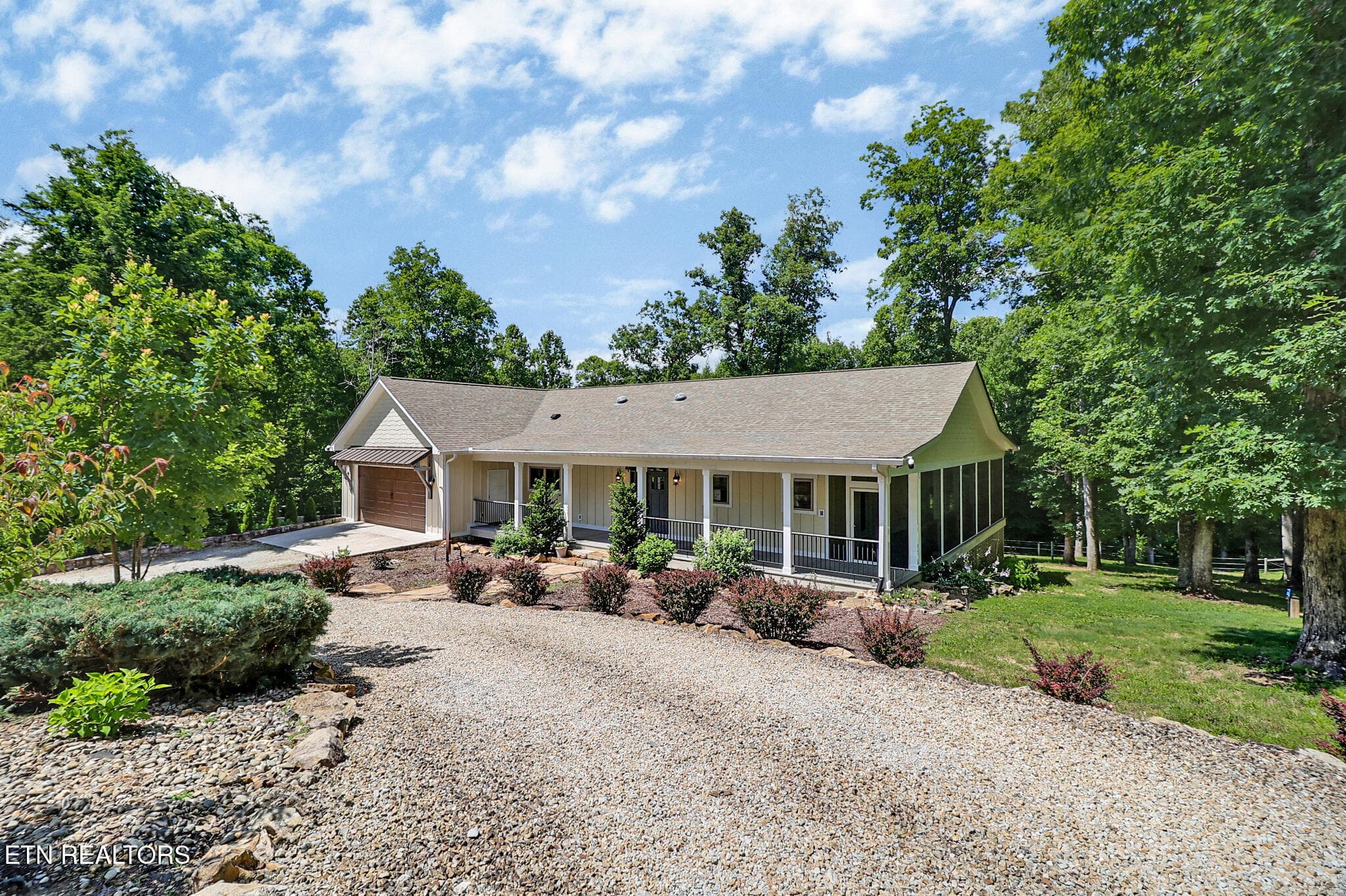 n44a8731-n44a8735 - 292 Crouch Branch Lane, Allardt, TN 38504