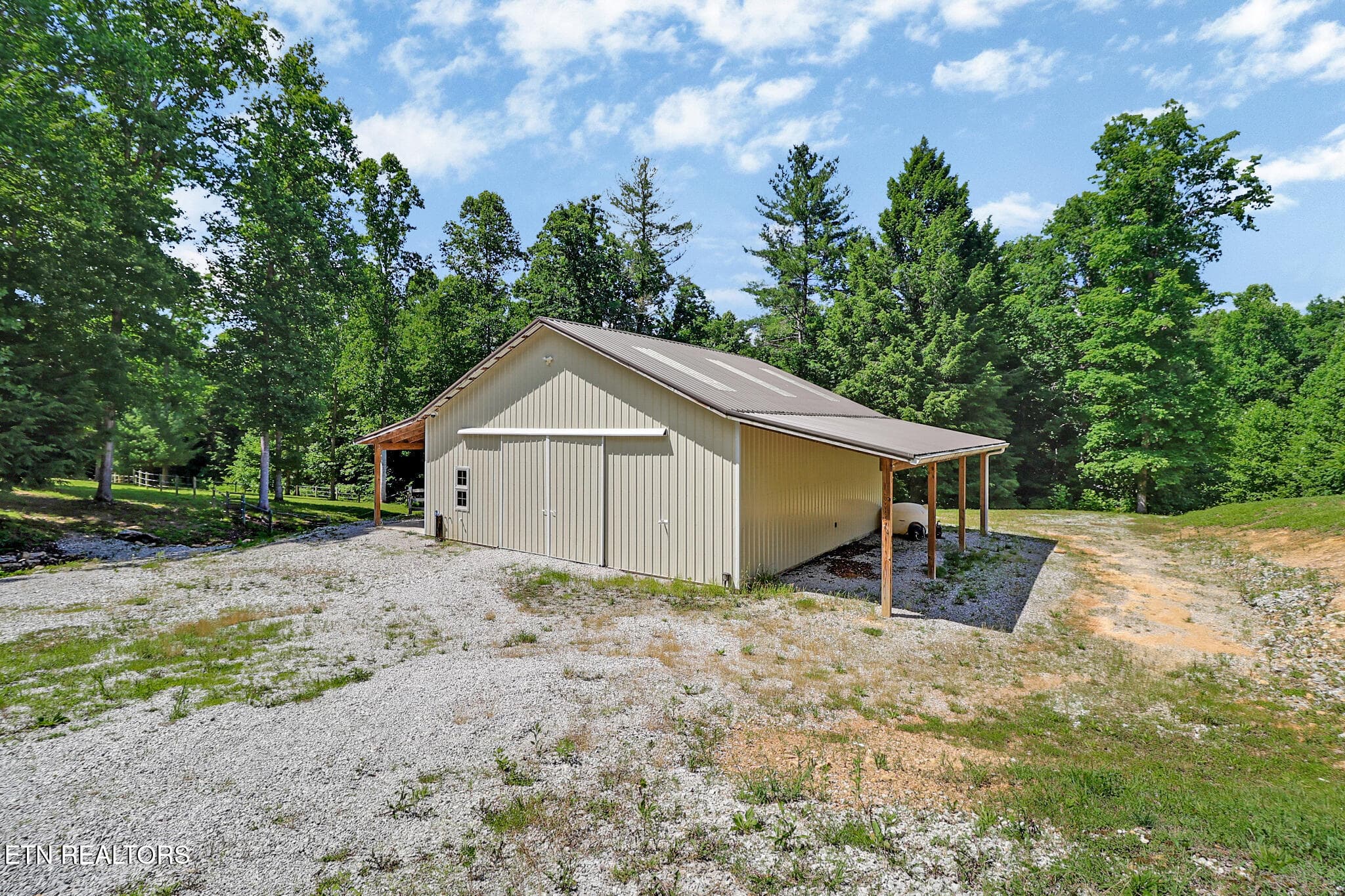 n44a8796-n44a8800 - 292 Crouch Branch Lane, Allardt, TN 38504