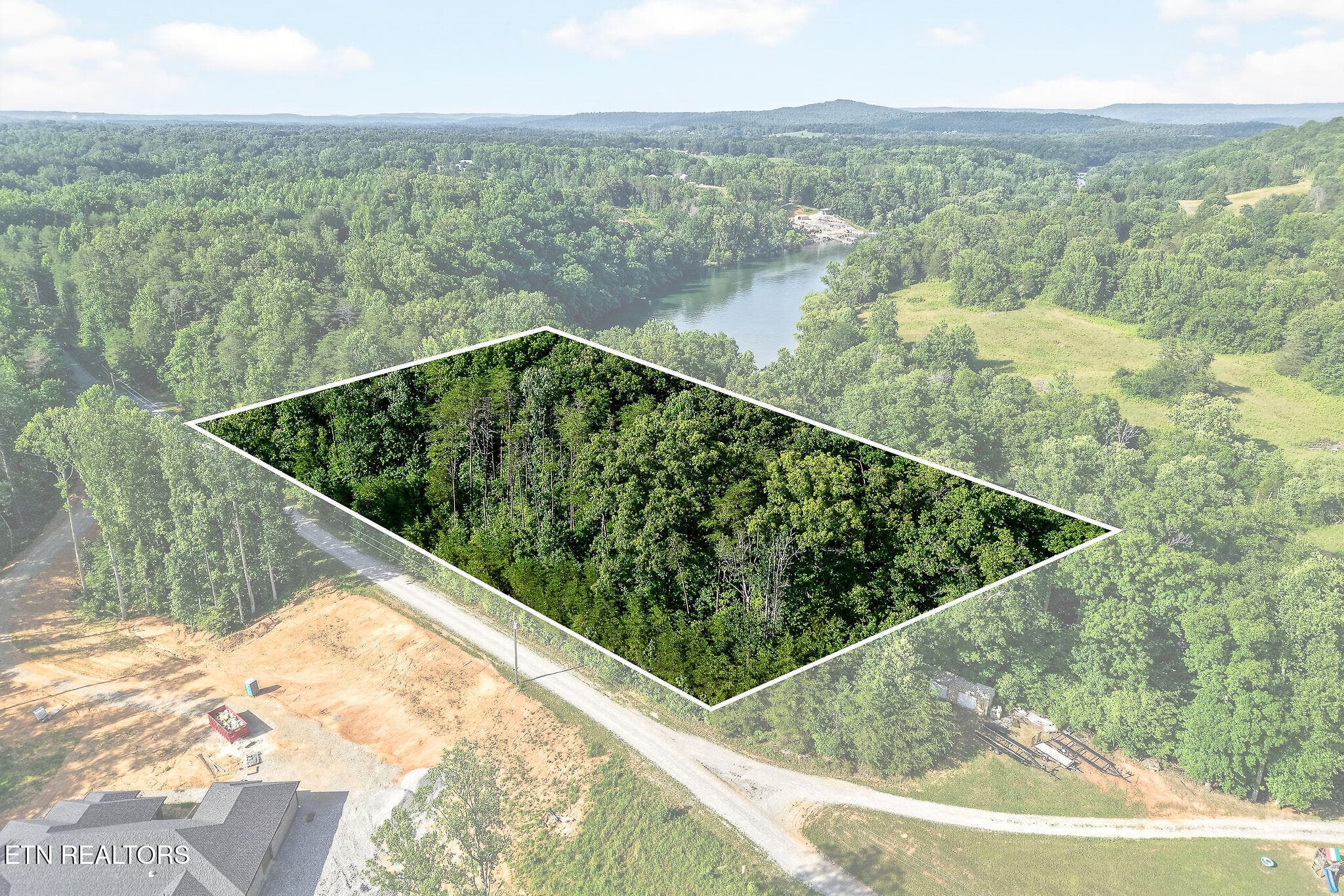 5.17 ACRES - Simmons Cemetery Rd, Quebeck, TN 38579