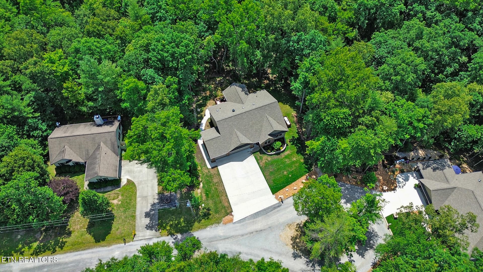 Private Neighborhood - 23 Dove Cote Terrace, Crossville, TN 38558