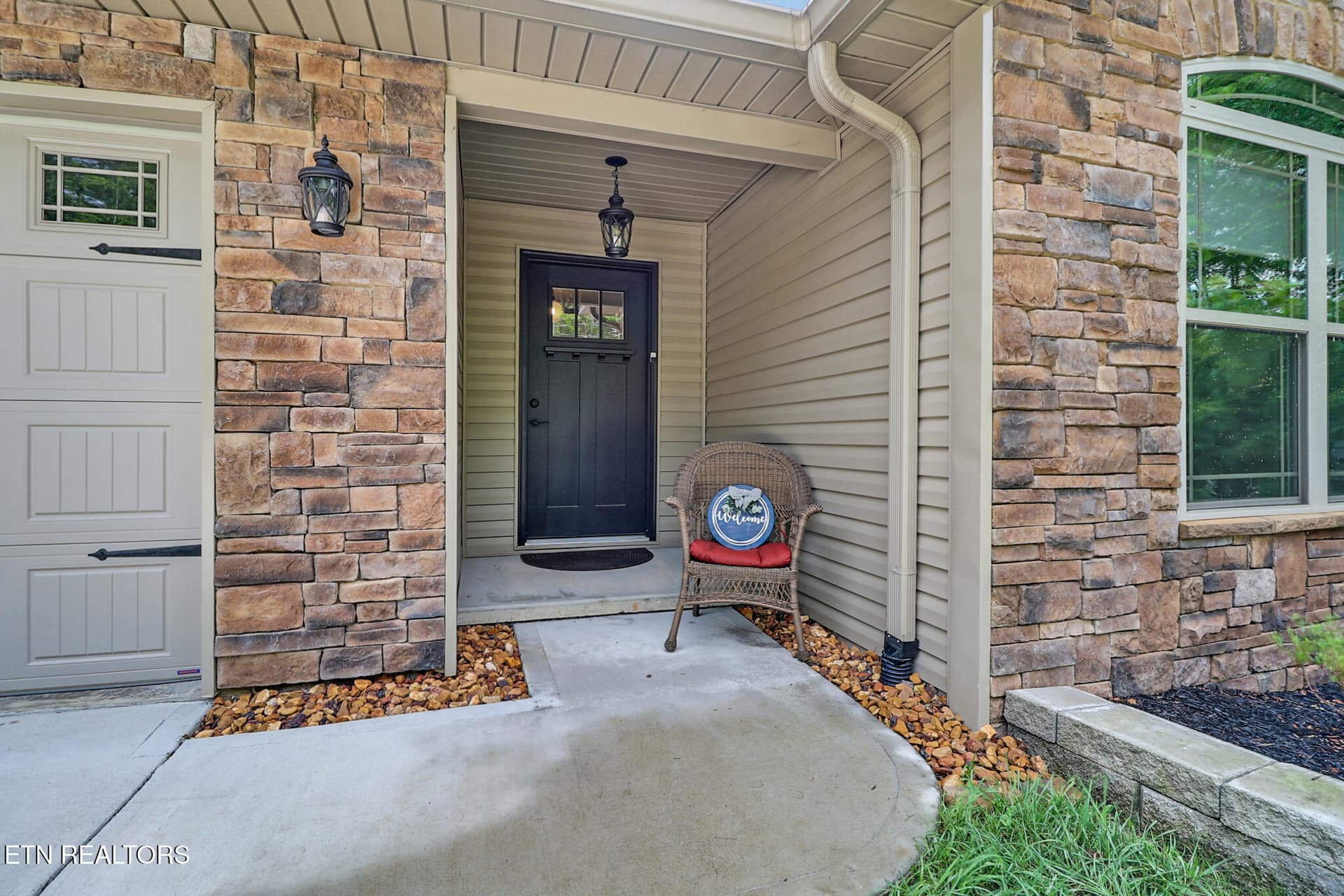 Entry - 23 Dove Cote Terrace, Crossville, TN 38558