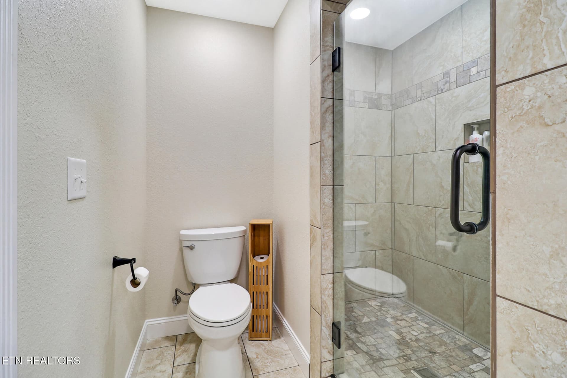 Main Bathroom - 23 Dove Cote Terrace, Crossville, TN 38558