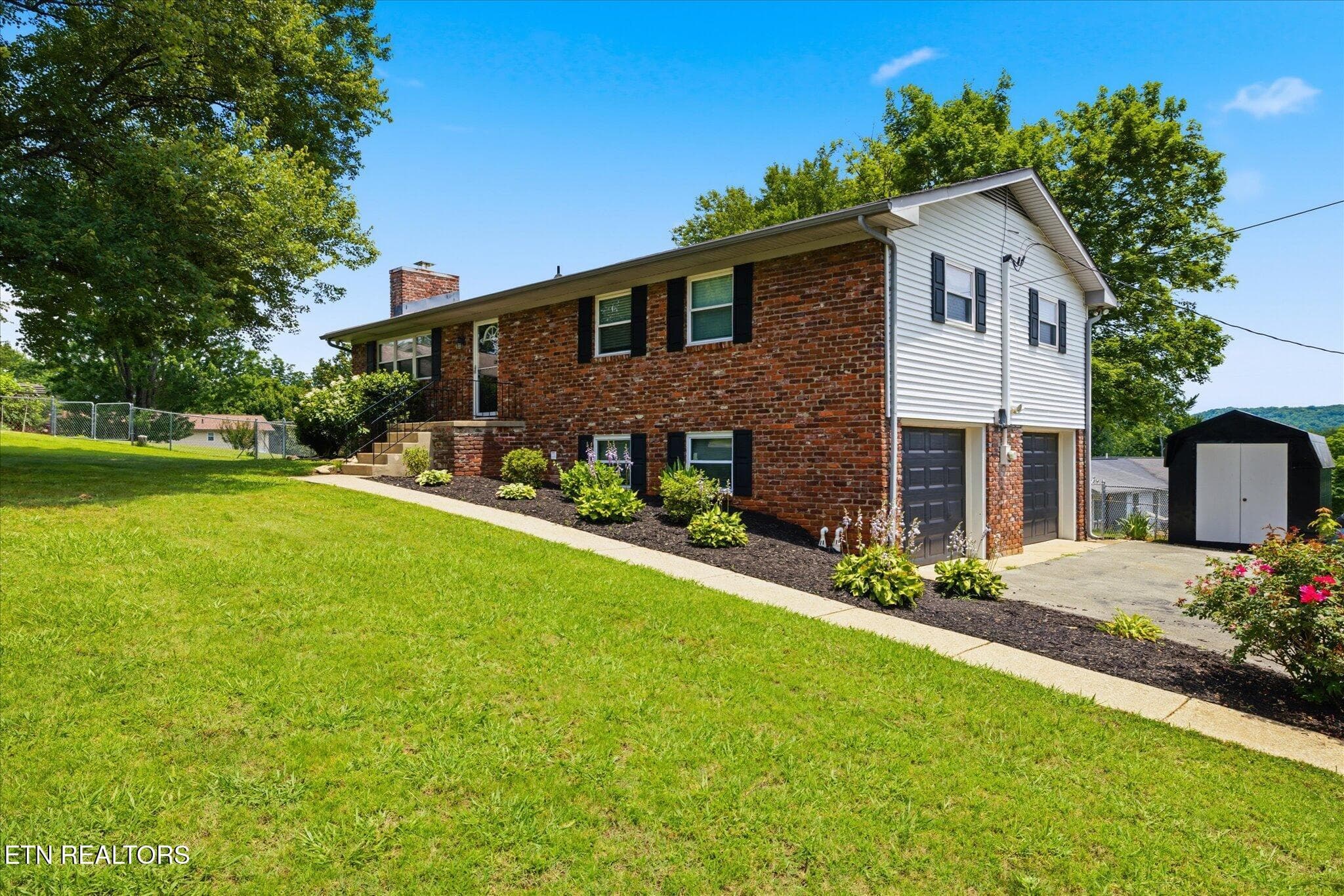 6408 Flintrock Circle, Knoxville, TN 37920