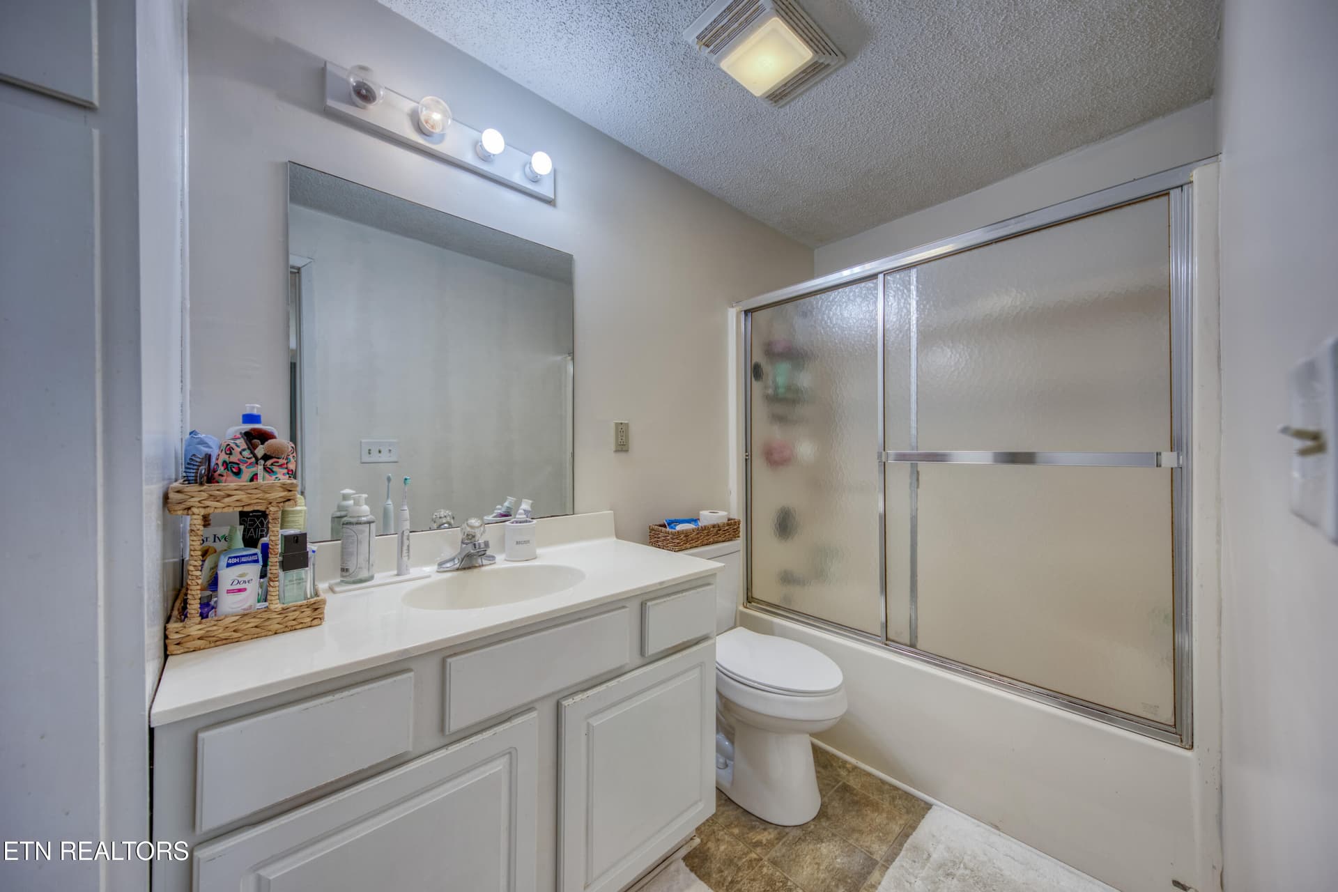 0H3A9564_67 - 425 W Ford Valley Rd, Knoxville, TN 37920