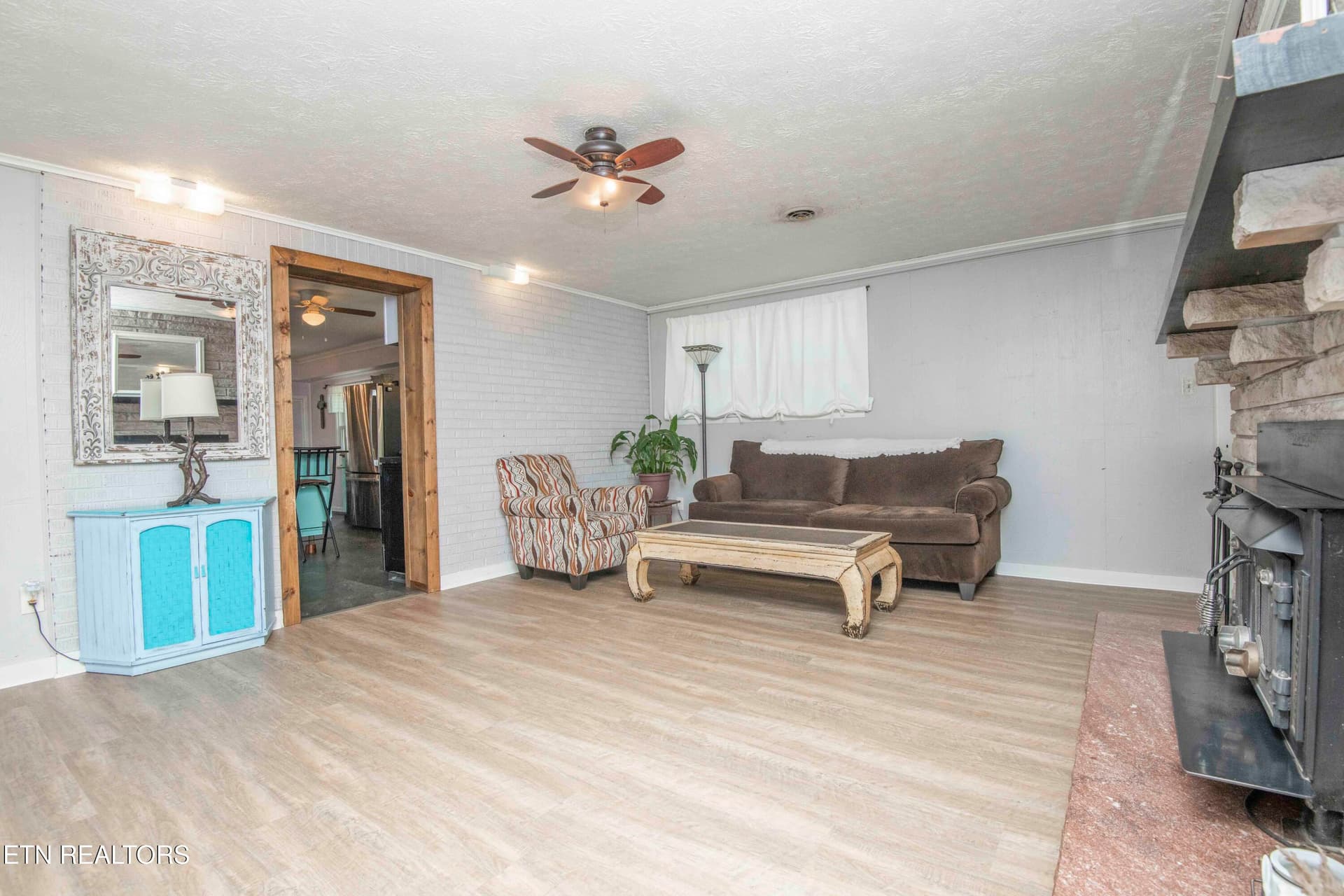 den 2_1 - 201 W Ford Valley Rd, Knoxville, TN 37920