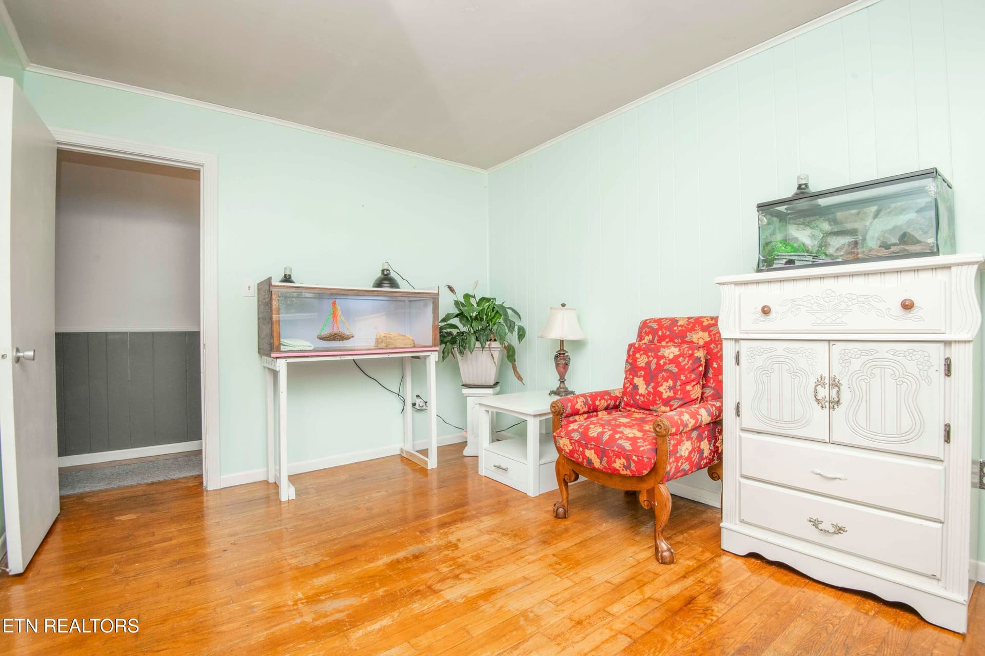 bed 2_1 - 201 W Ford Valley Rd, Knoxville, TN 37920