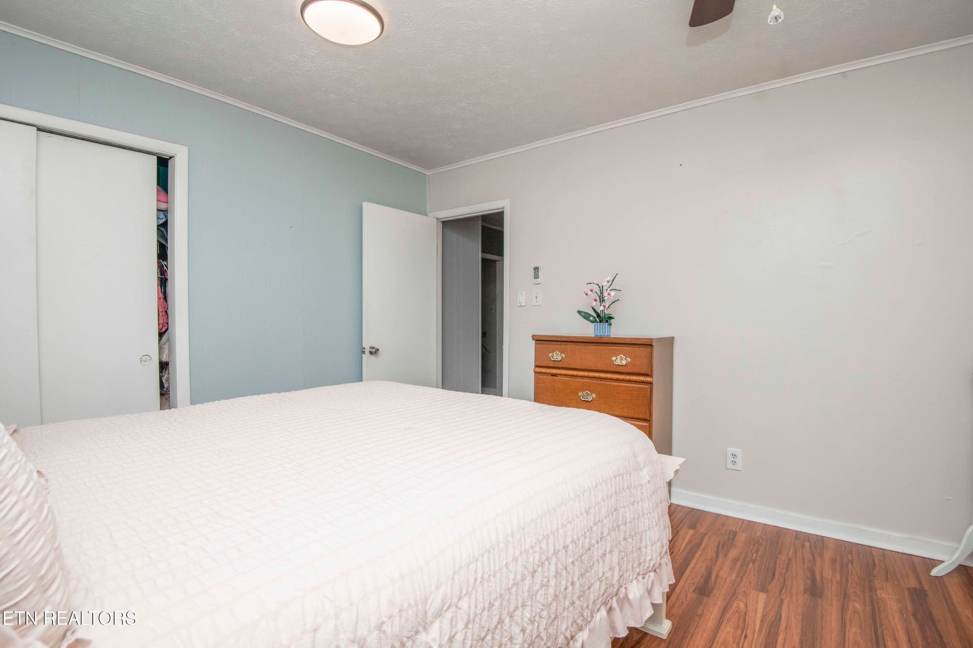 fourth bed_1 - 201 W Ford Valley Rd, Knoxville, TN 37920