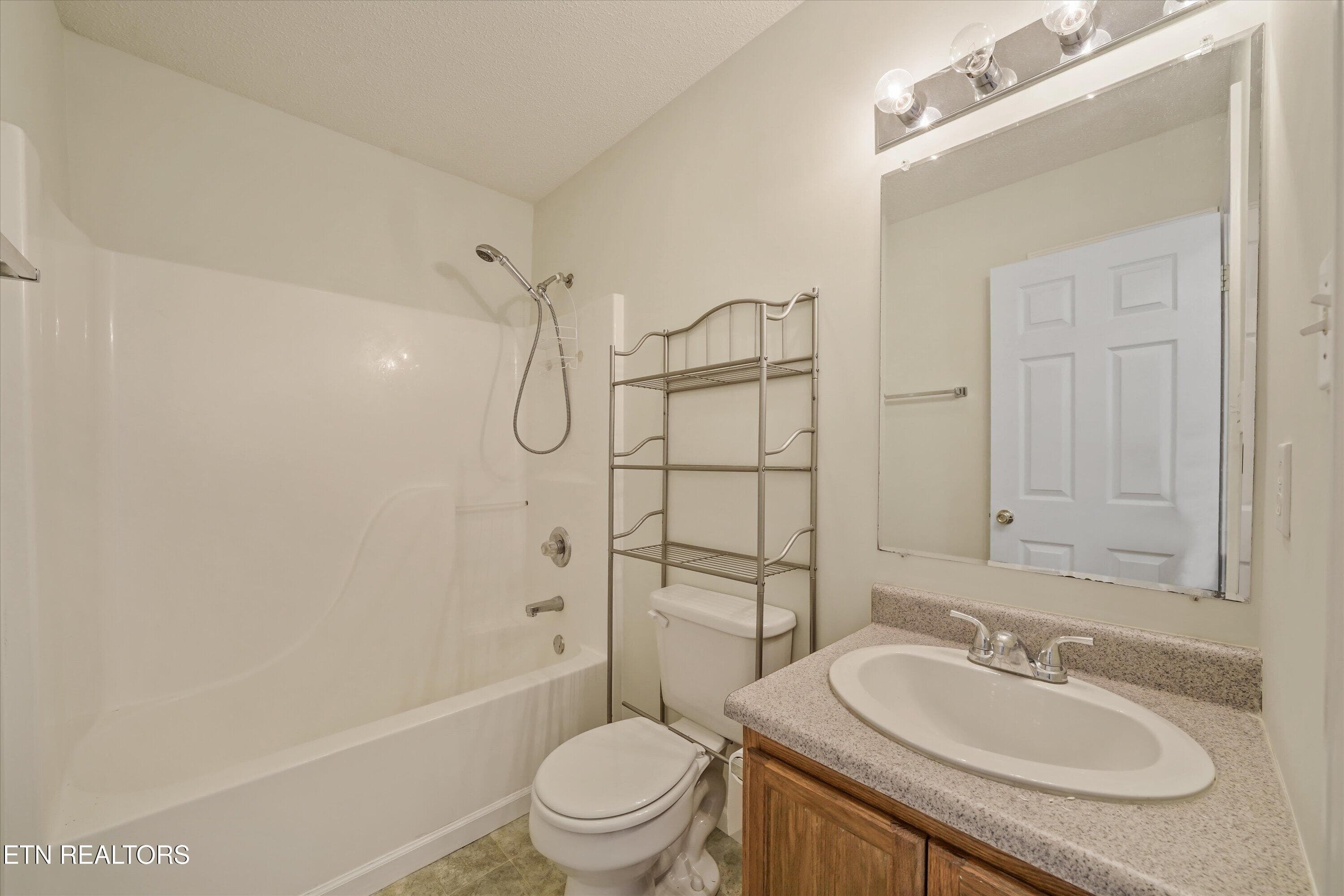 19-703 Shane Dr03 - 703 Shane Drive, Maryville, TN 37804