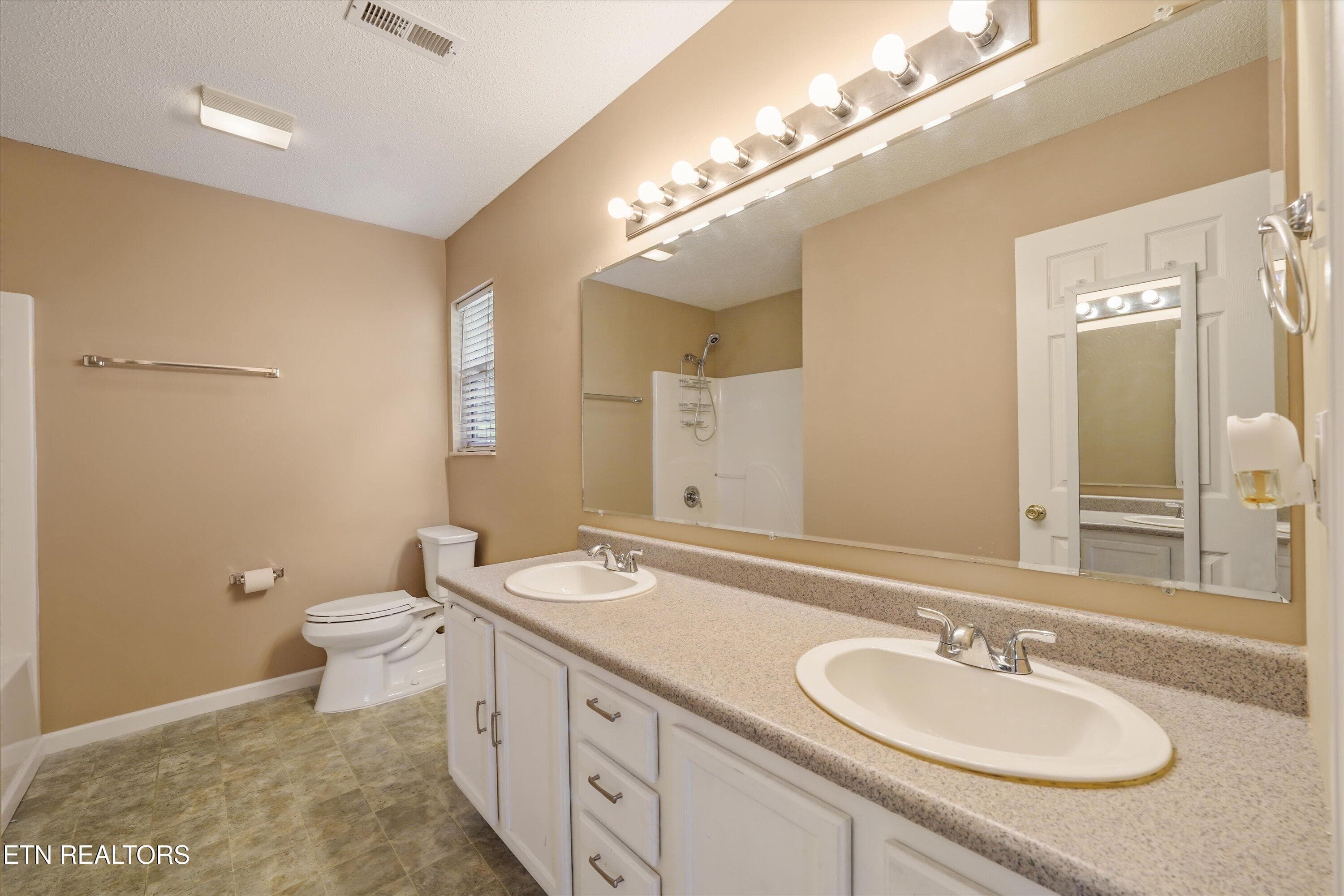 24-703 Shane Dr08 - 703 Shane Drive, Maryville, TN 37804