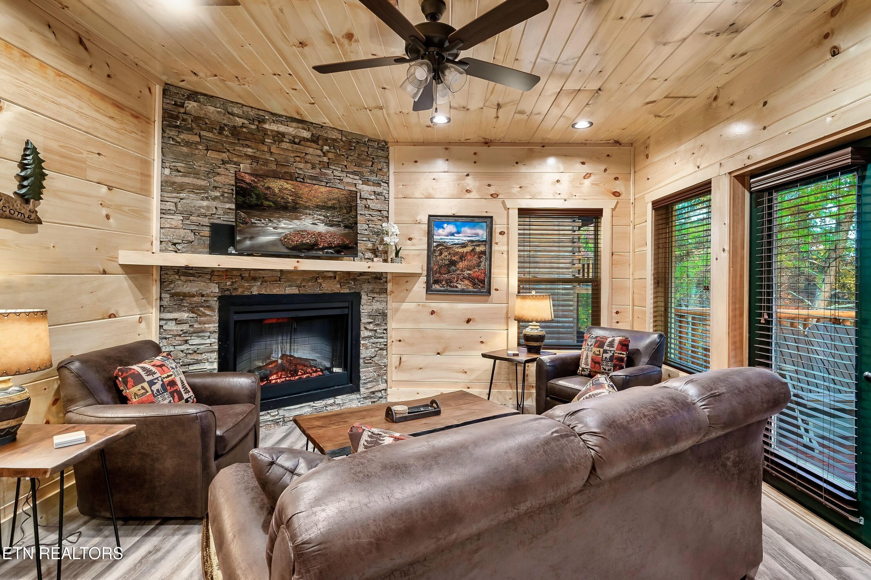 842bbc-26 - 842 Black Bear Cub Way, Sevierville, TN 37862