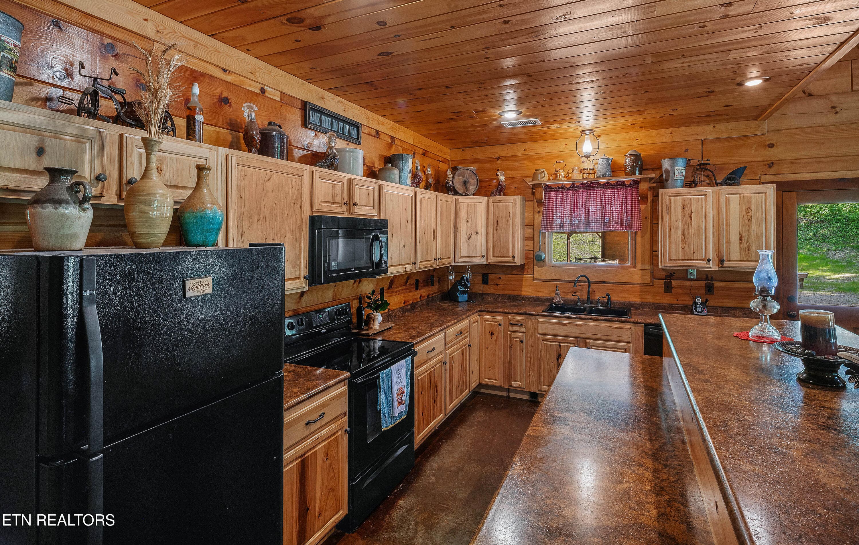 L40A5930 - 1151 Chestnut Valley Rd, Vonore, TN 37885