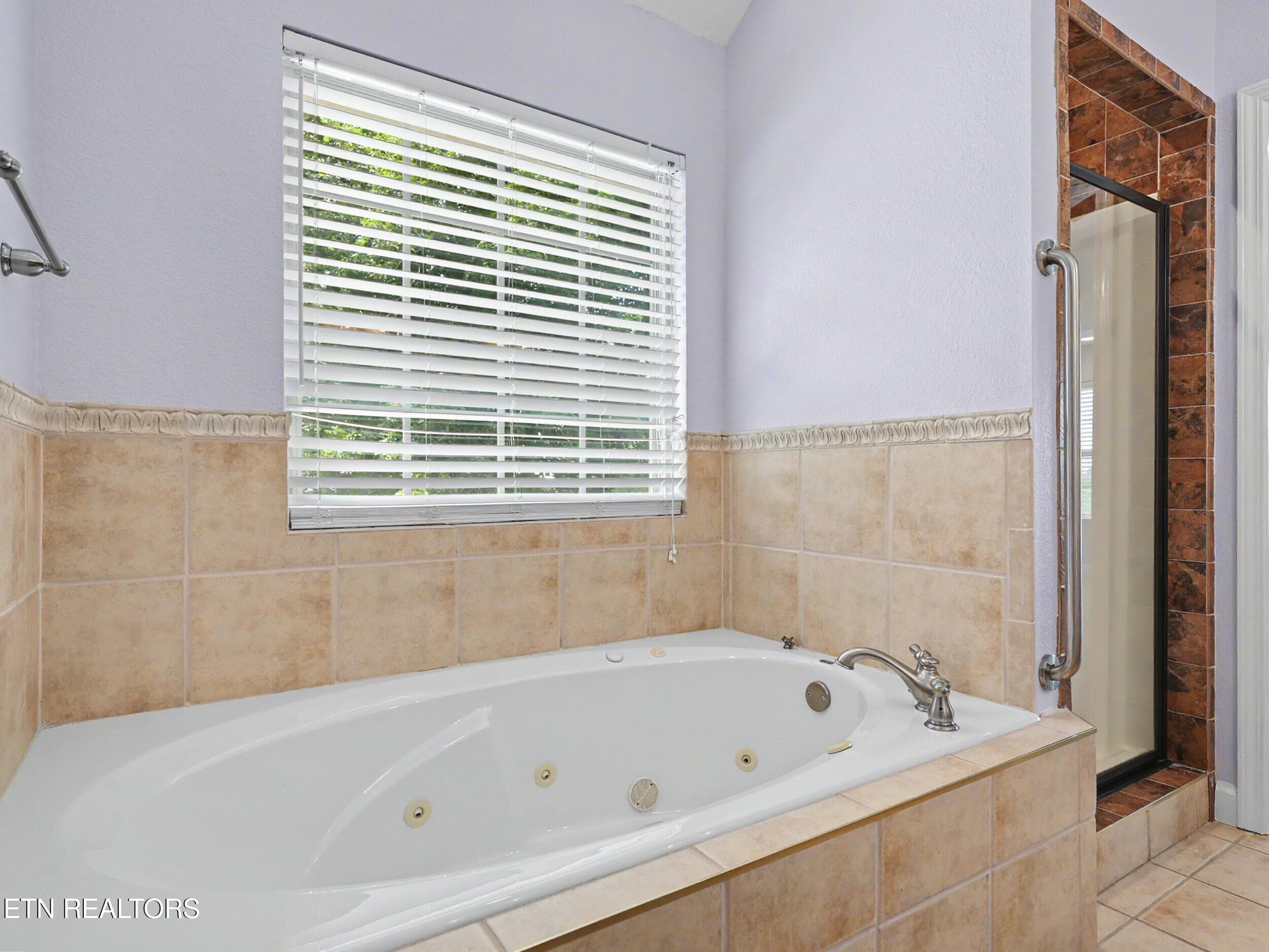 Primary Bath 3 - 1414 Benjamin Blvd, Sevierville, TN 37876