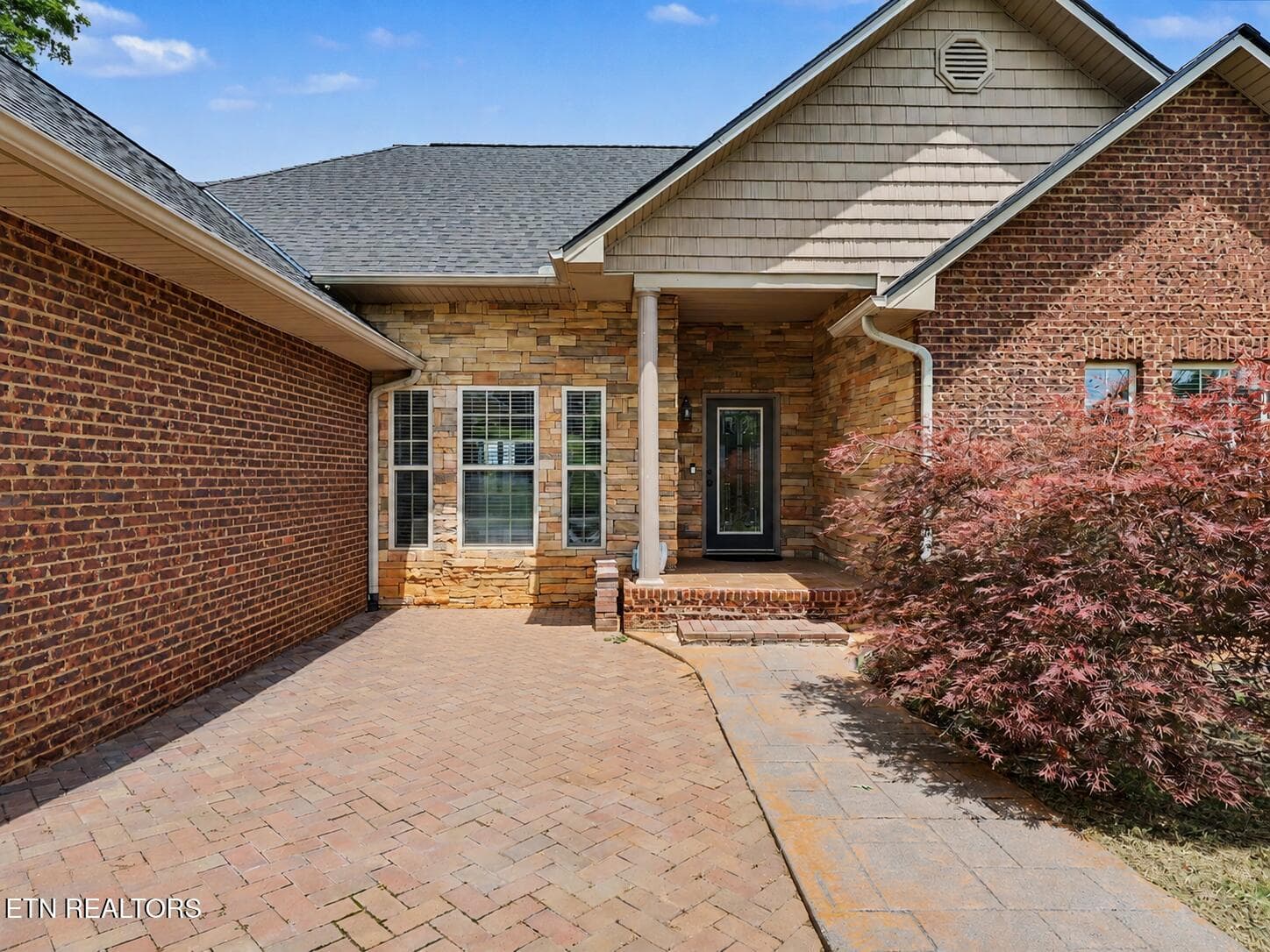 Front Porch - 1414 Benjamin Blvd, Sevierville, TN 37876