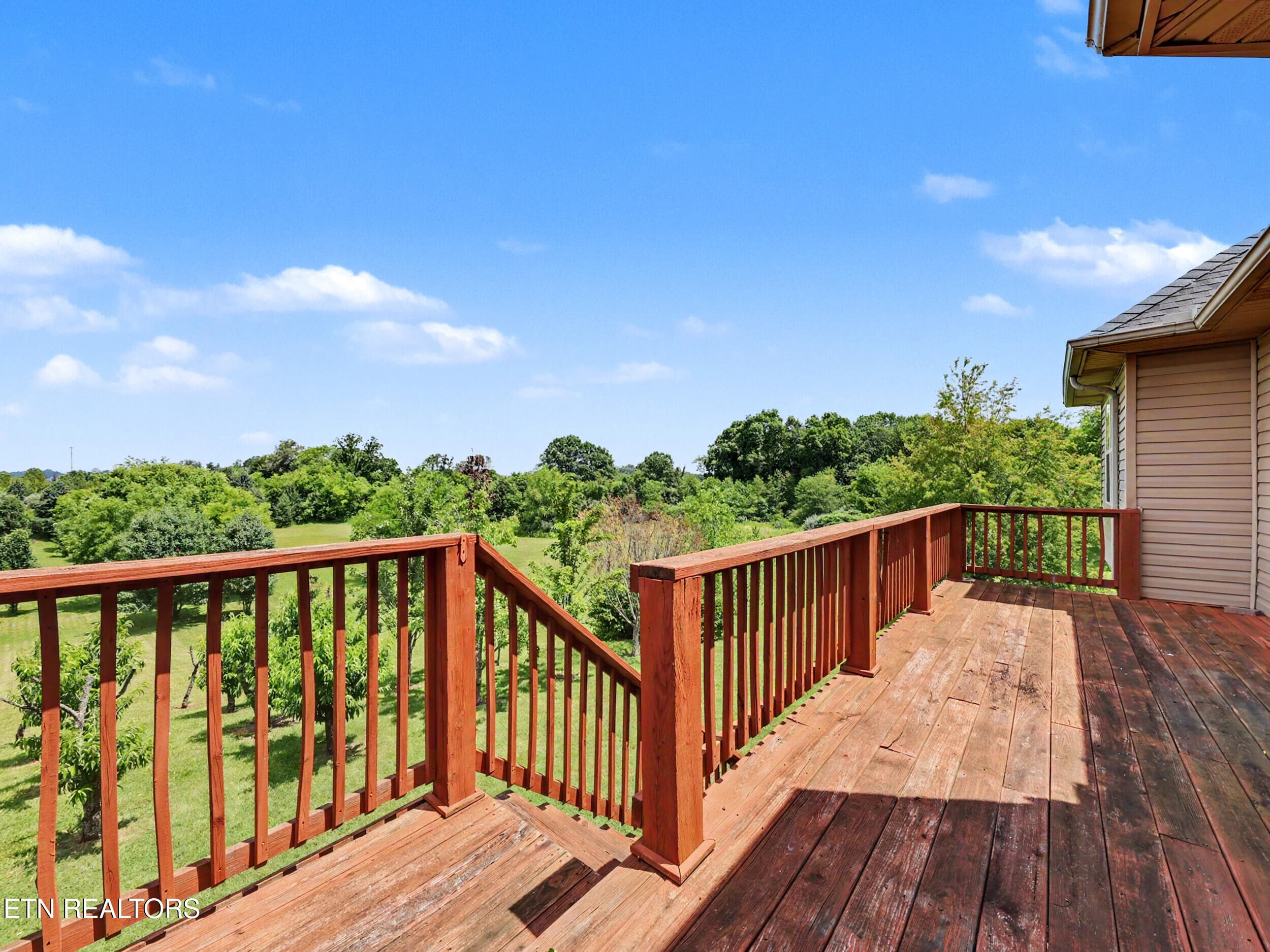 Deck - 1414 Benjamin Blvd, Sevierville, TN 37876