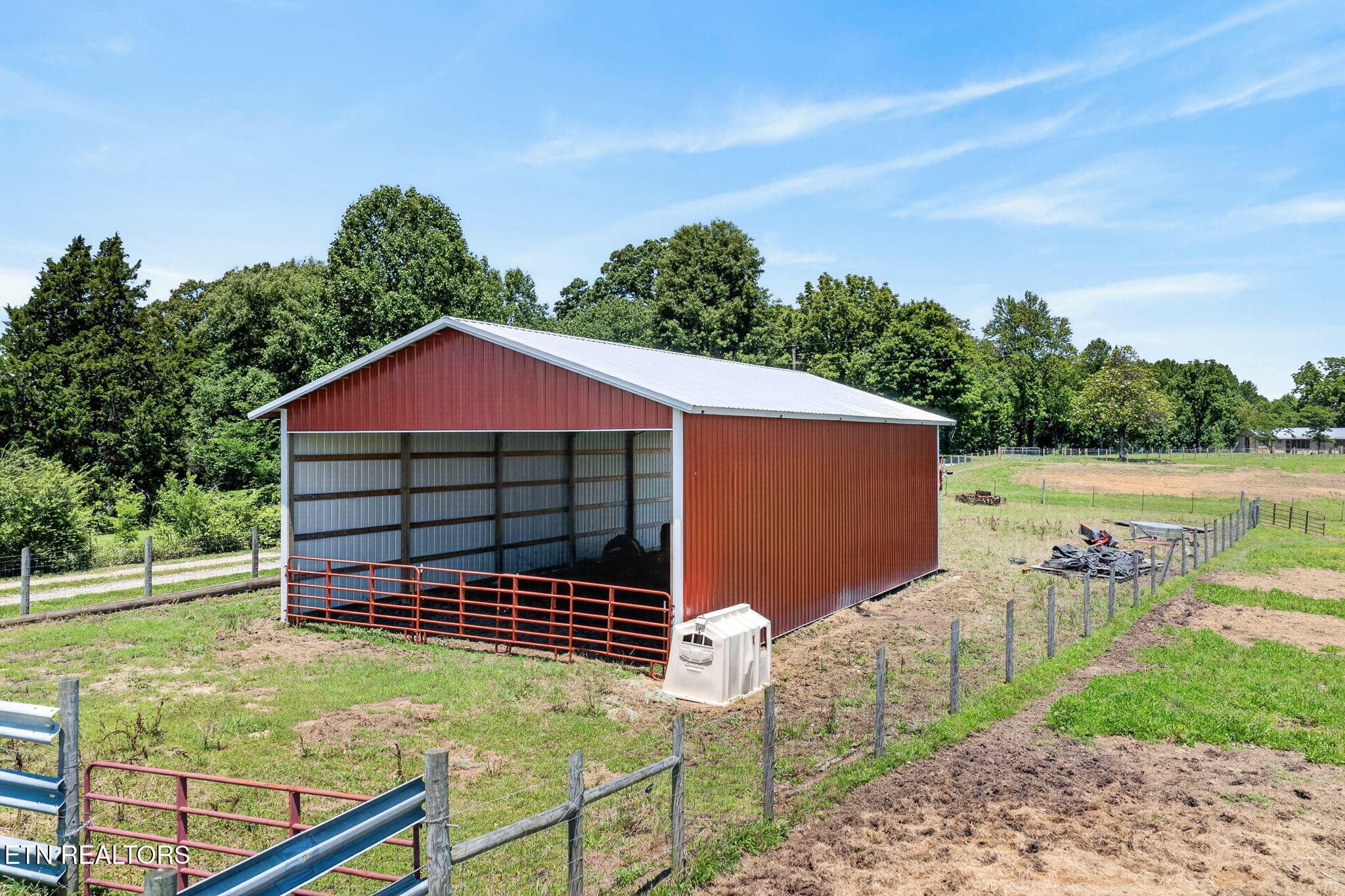 Hay Barn 40x60 - 5335 Hickey Ridge Rd Rd, Baxter, TN 38544