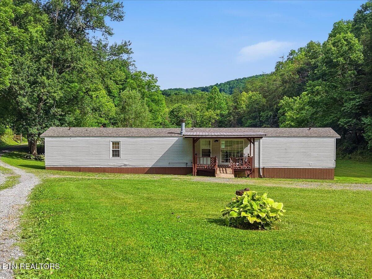 077-3503_Hwy_70_North_house_2_ext_004 - 3503 Highway 70 N, Eidson, TN 37731
